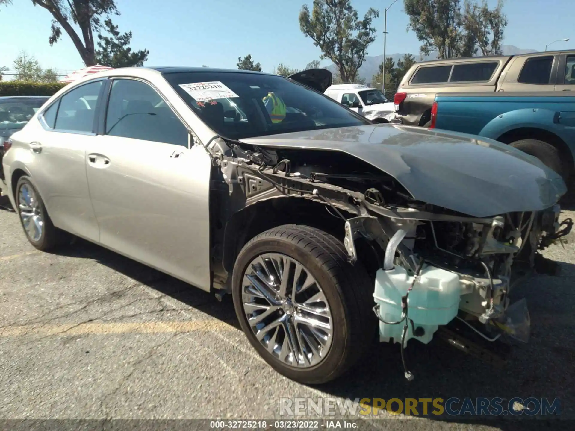 1 Photograph of a damaged car 58ABZ1B10KU006813 LEXUS ES 2019