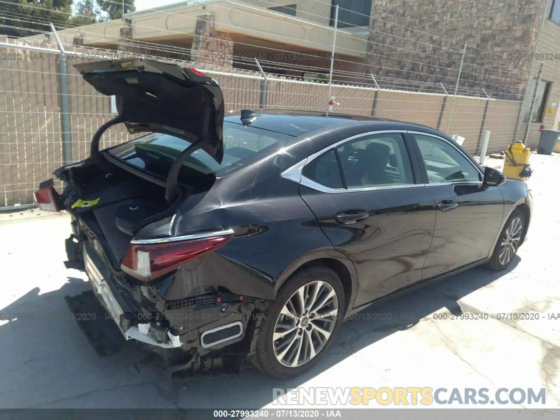 4 Photograph of a damaged car 58ABZ1B10KU022431 LEXUS ES 2019