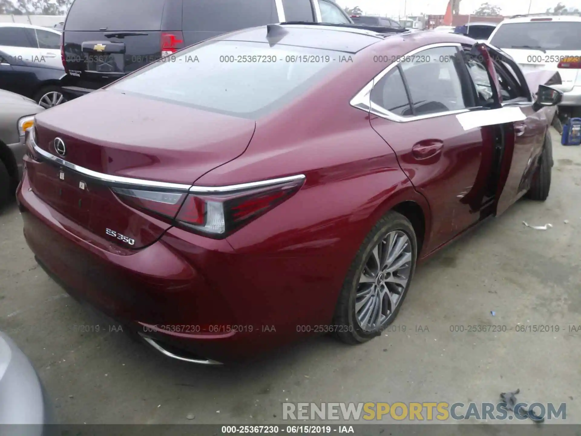 4 Photograph of a damaged car 58ABZ1B10KU024471 LEXUS ES 2019