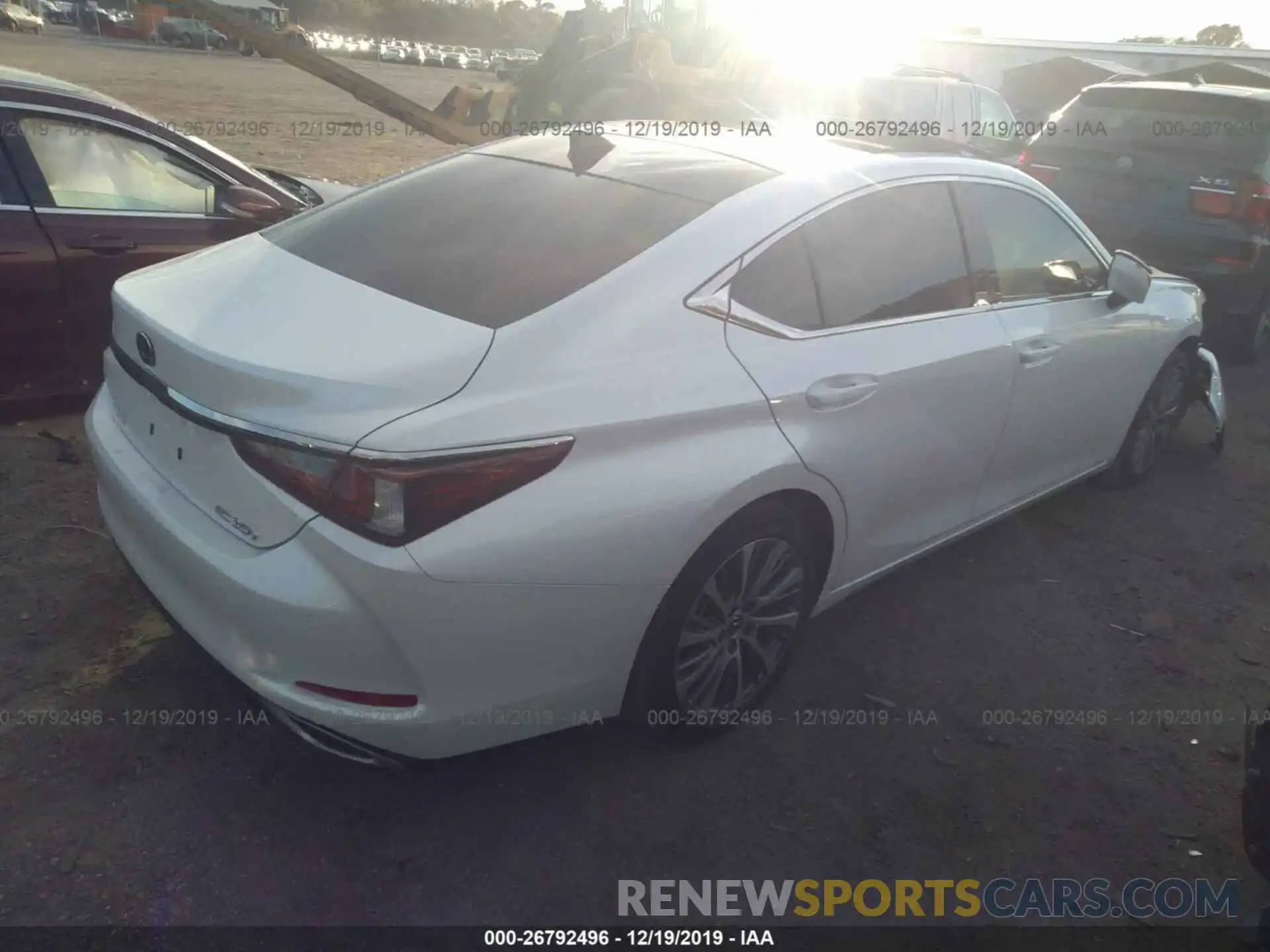 4 Фотография поврежденного автомобиля 58ABZ1B10KU024809 LEXUS ES 2019