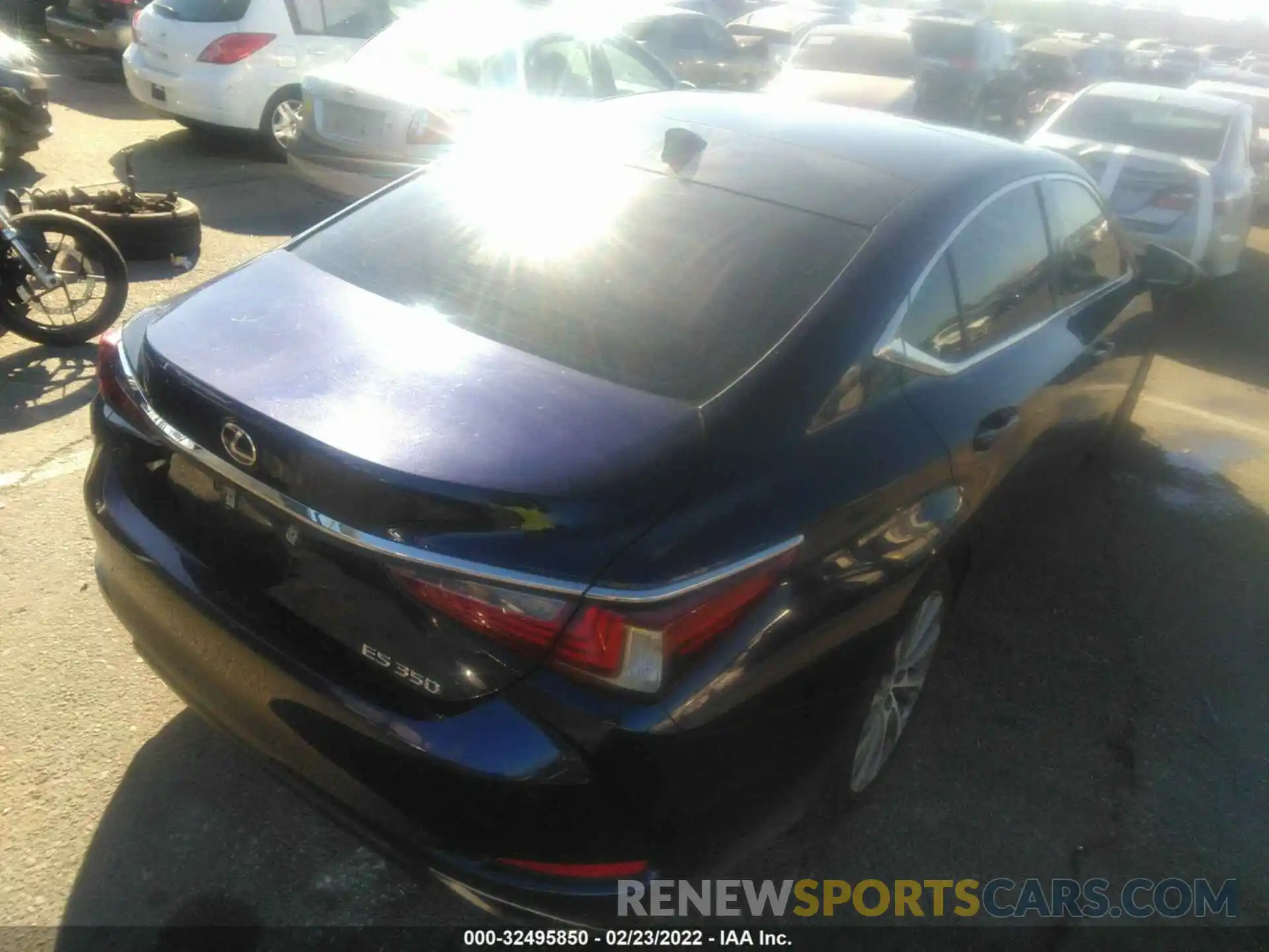 4 Photograph of a damaged car 58ABZ1B10KU026897 LEXUS ES 2019