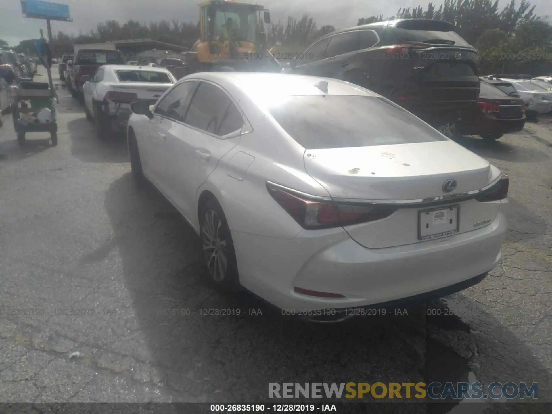 3 Photograph of a damaged car 58ABZ1B10KU027581 LEXUS ES 2019