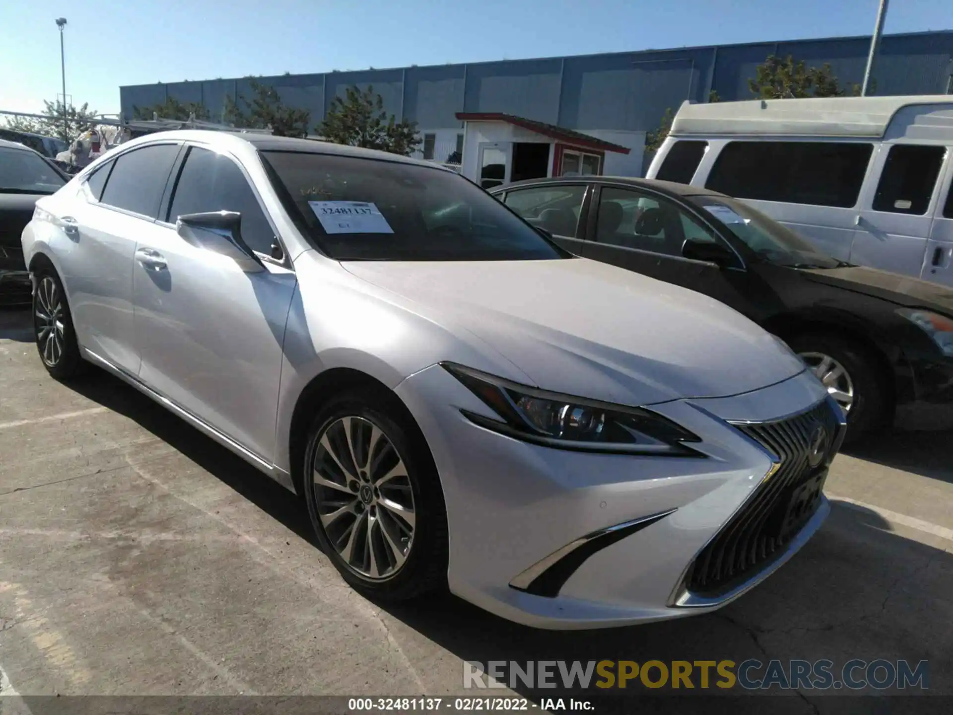 1 Фотография поврежденного автомобиля 58ABZ1B10KU027807 LEXUS ES 2019