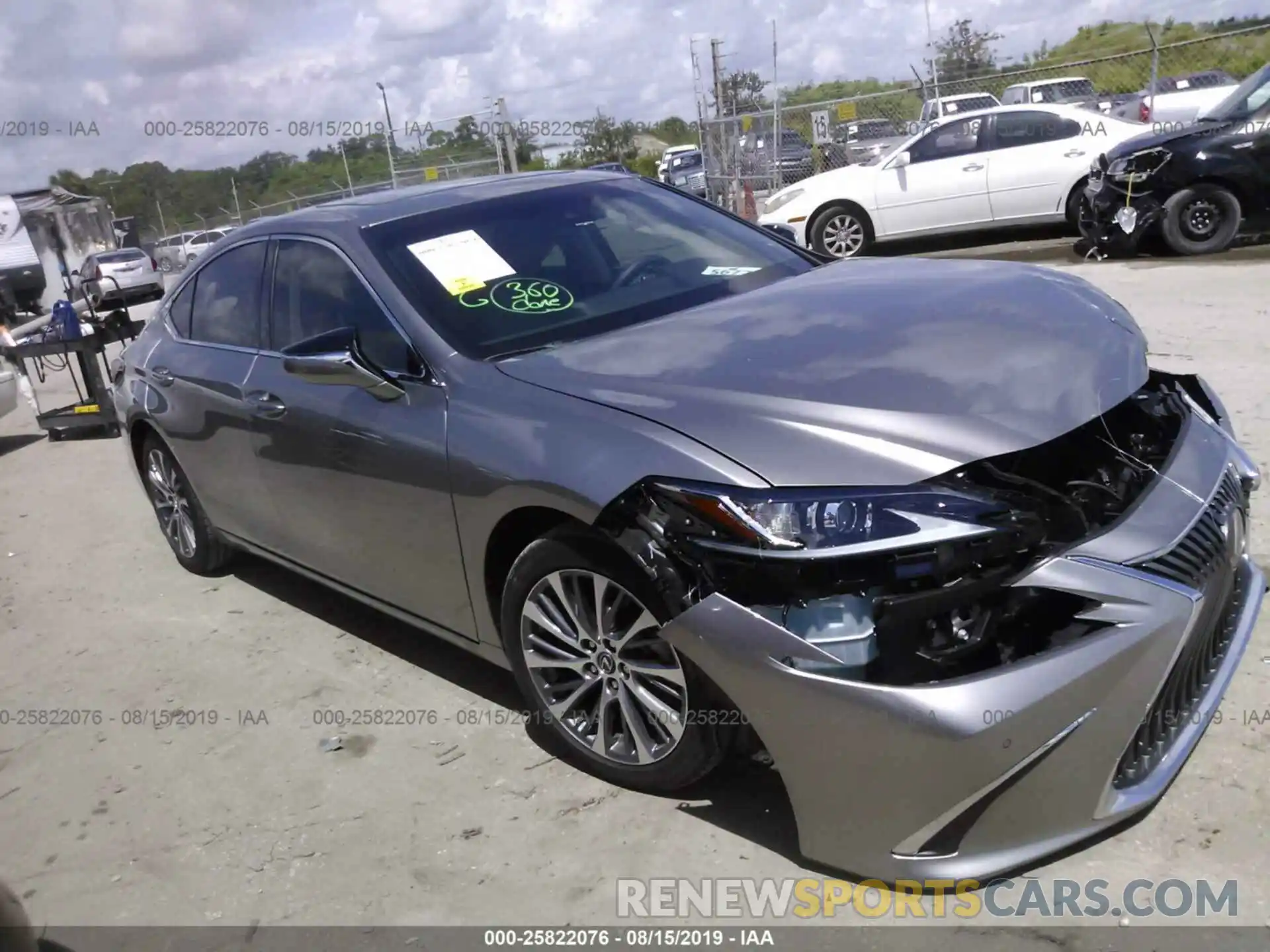 1 Photograph of a damaged car 58ABZ1B10KU030674 LEXUS ES 2019