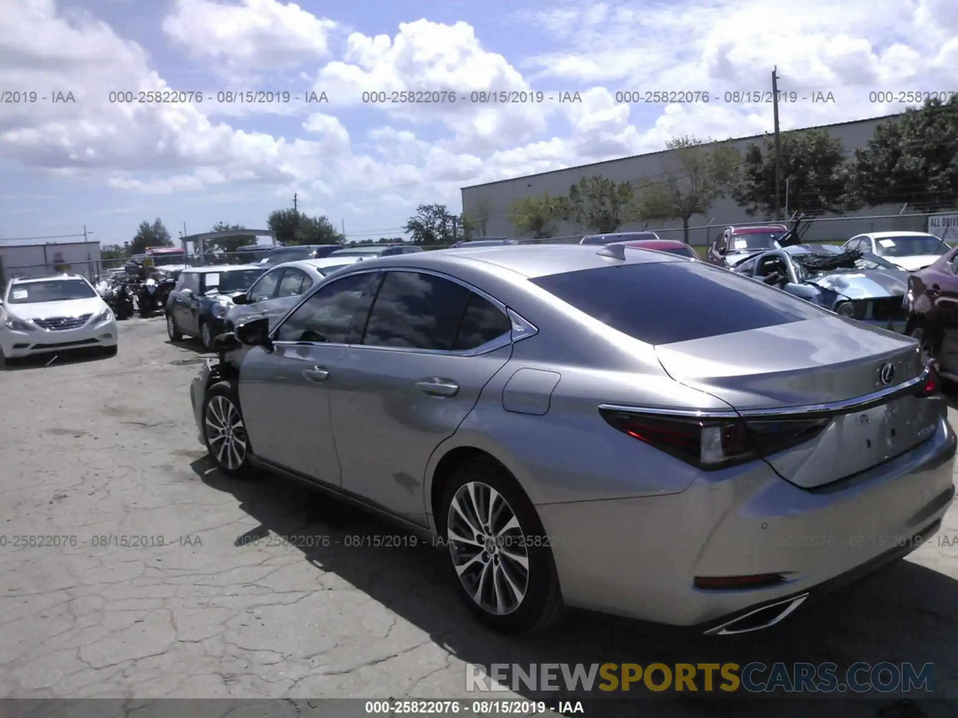 3 Photograph of a damaged car 58ABZ1B10KU030674 LEXUS ES 2019