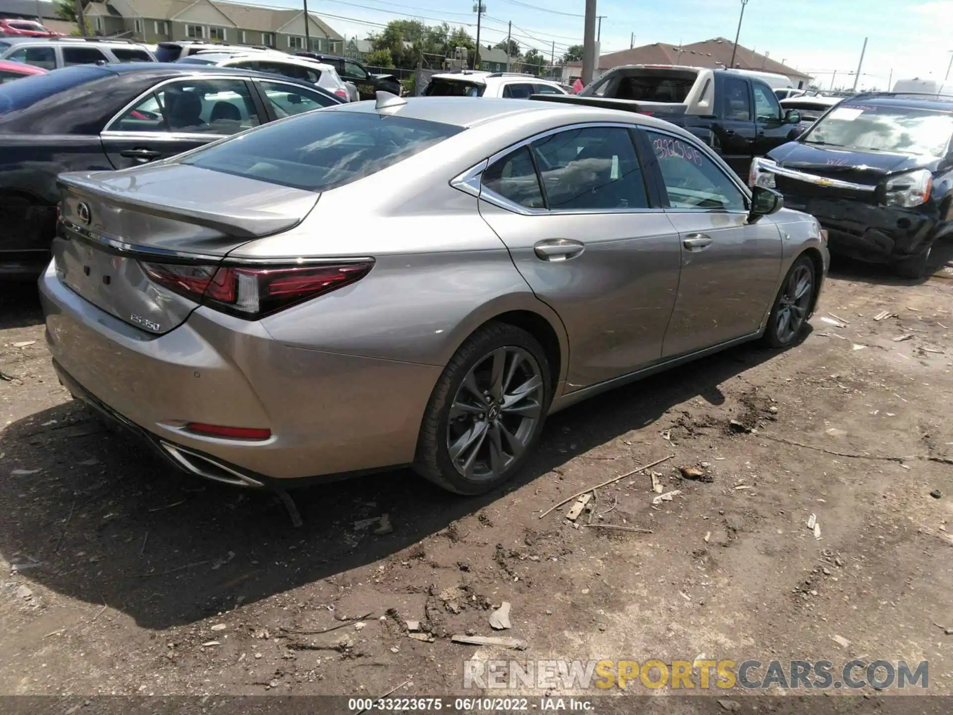 4 Фотография поврежденного автомобиля 58ABZ1B10KU033171 LEXUS ES 2019