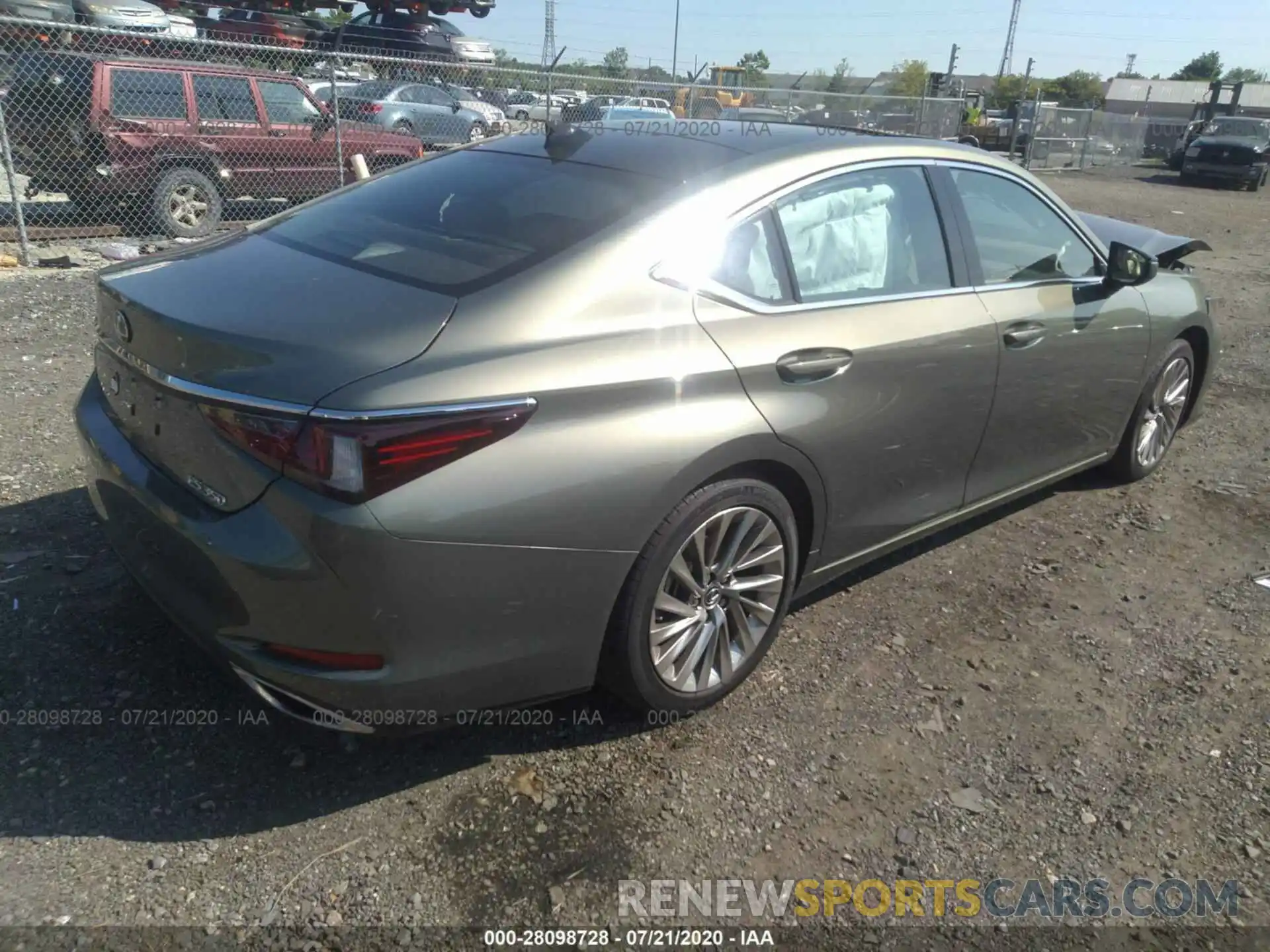 4 Photograph of a damaged car 58ABZ1B10KU037463 LEXUS ES 2019