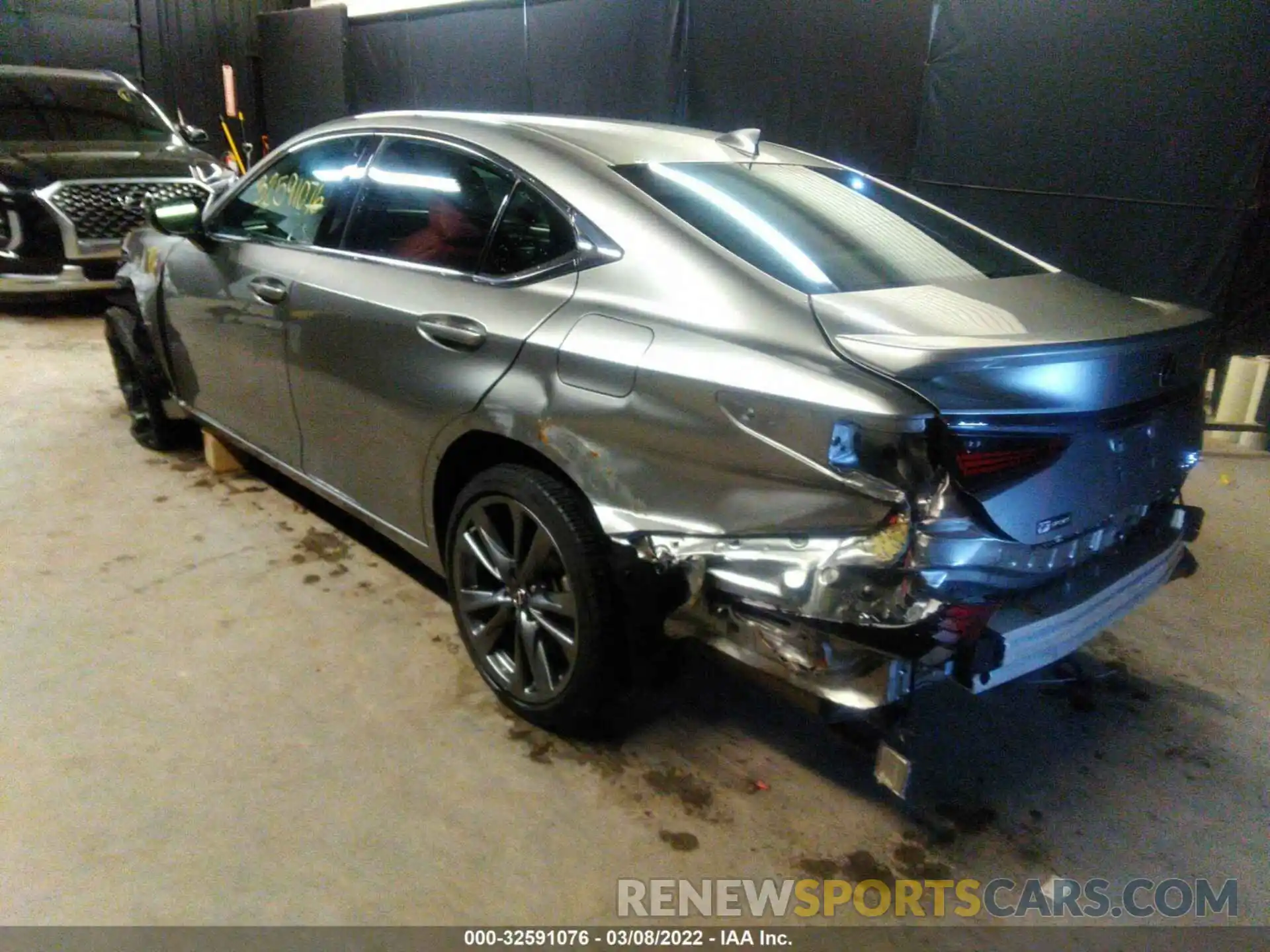 3 Photograph of a damaged car 58ABZ1B10KU037625 LEXUS ES 2019