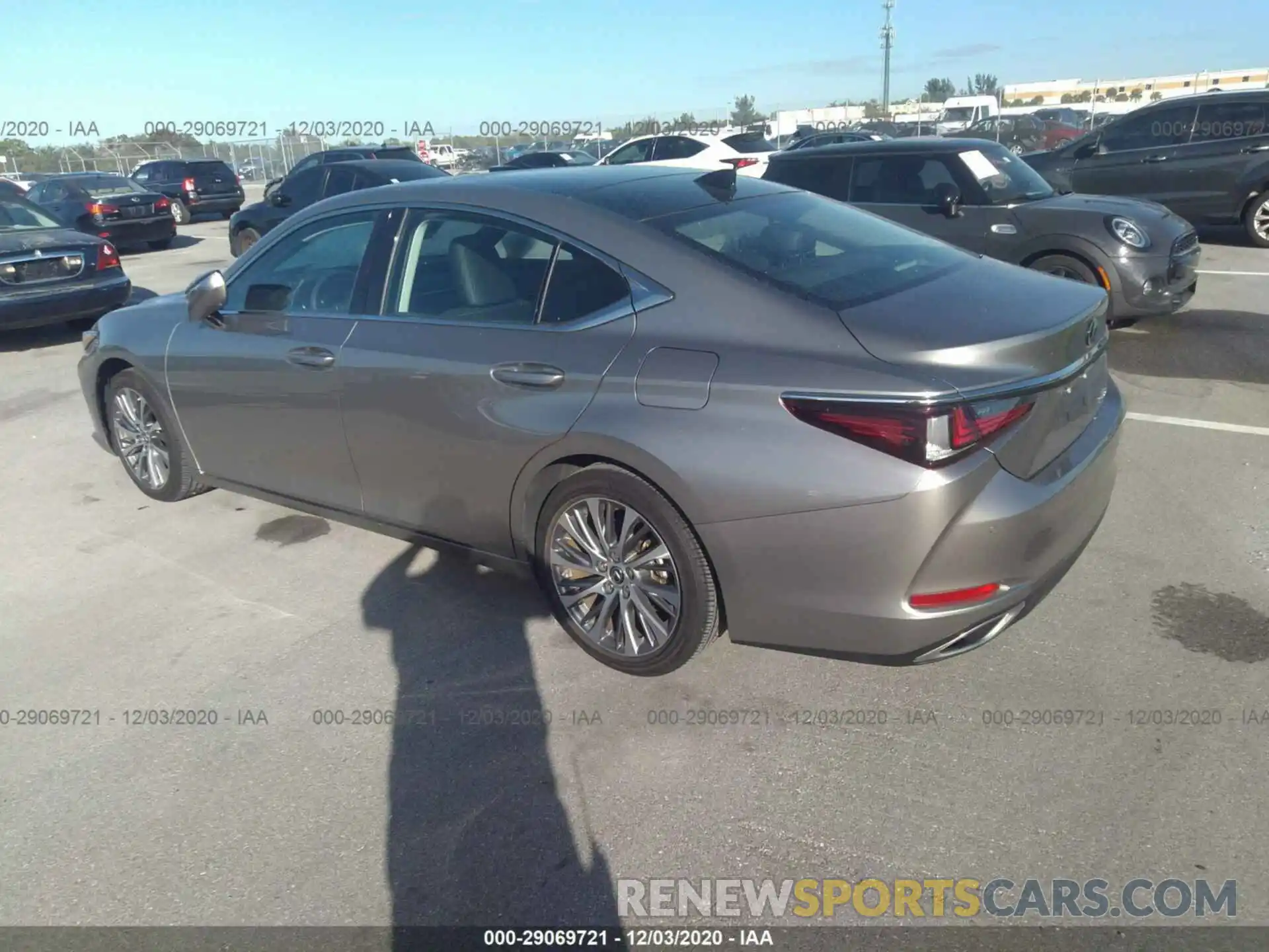 3 Photograph of a damaged car 58ABZ1B10KU045305 LEXUS ES 2019