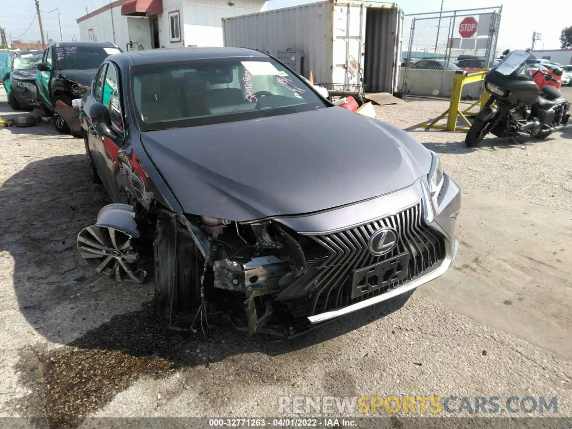 1 Photograph of a damaged car 58ABZ1B10KU048043 LEXUS ES 2019