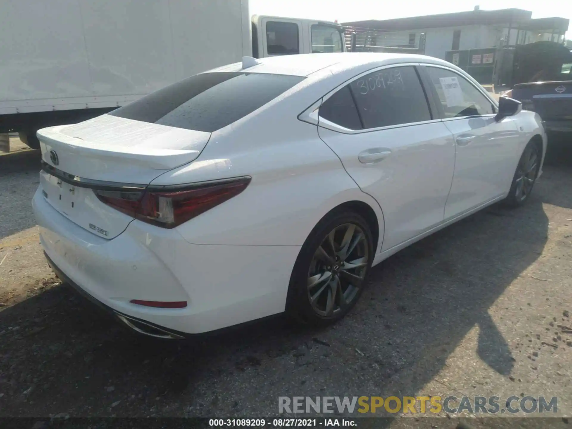 4 Photograph of a damaged car 58ABZ1B10KU048690 LEXUS ES 2019