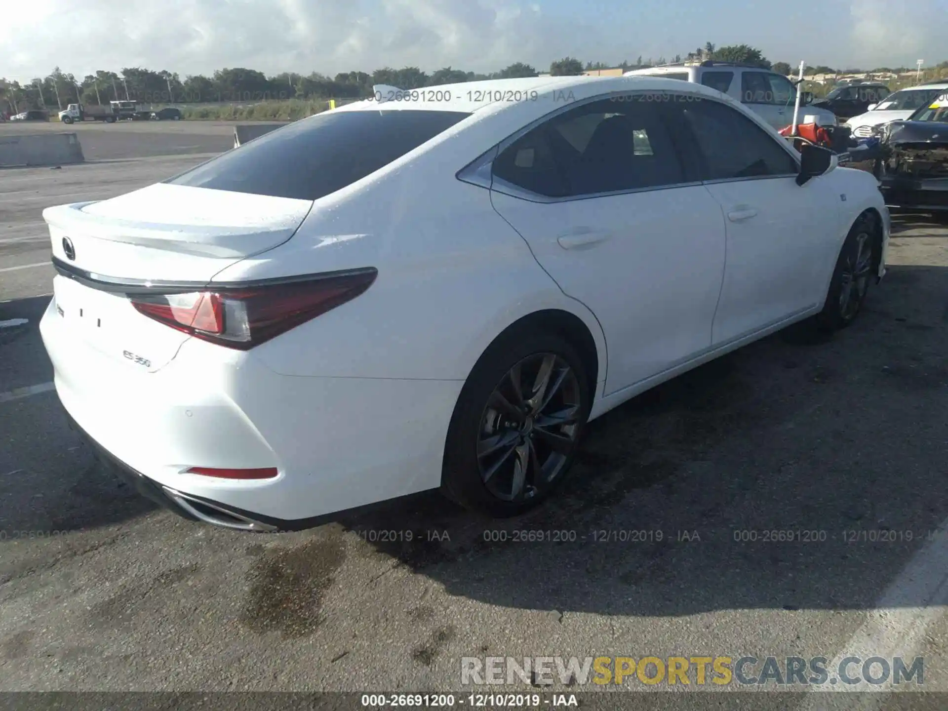 4 Photograph of a damaged car 58ABZ1B10KU049306 LEXUS ES 2019