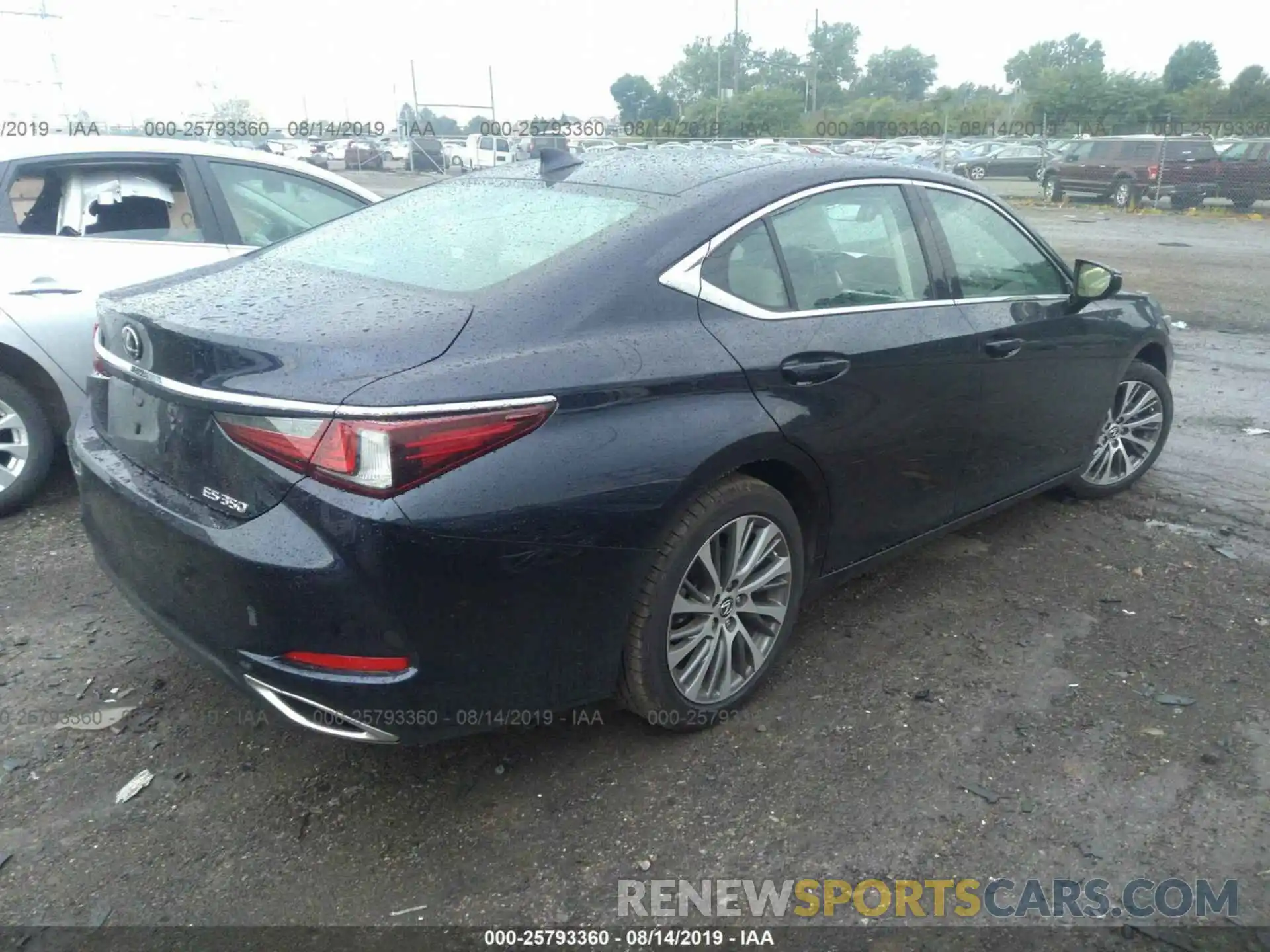 4 Photograph of a damaged car 58ABZ1B11KU006061 LEXUS ES 2019