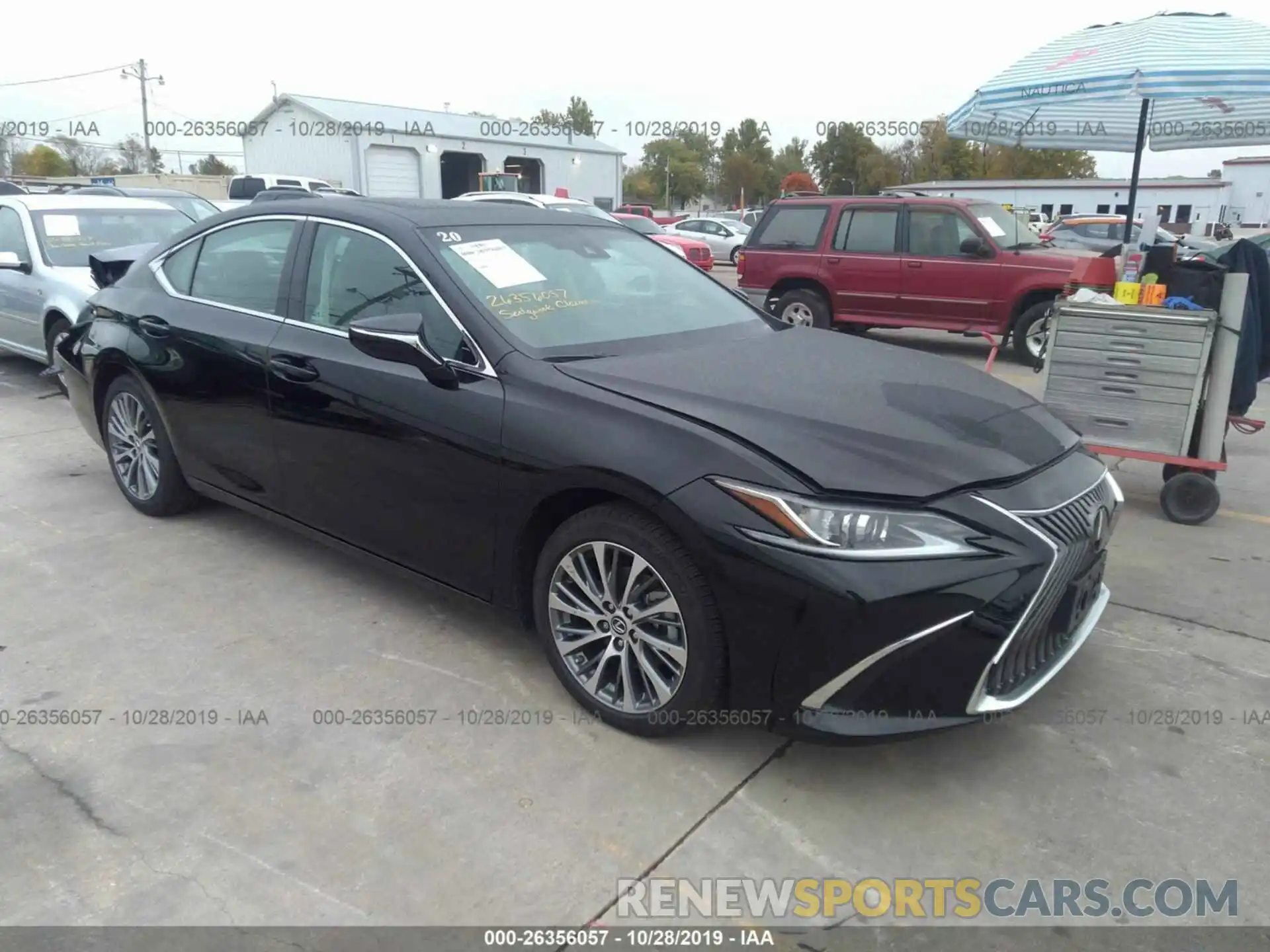 1 Photograph of a damaged car 58ABZ1B11KU011468 LEXUS ES 2019