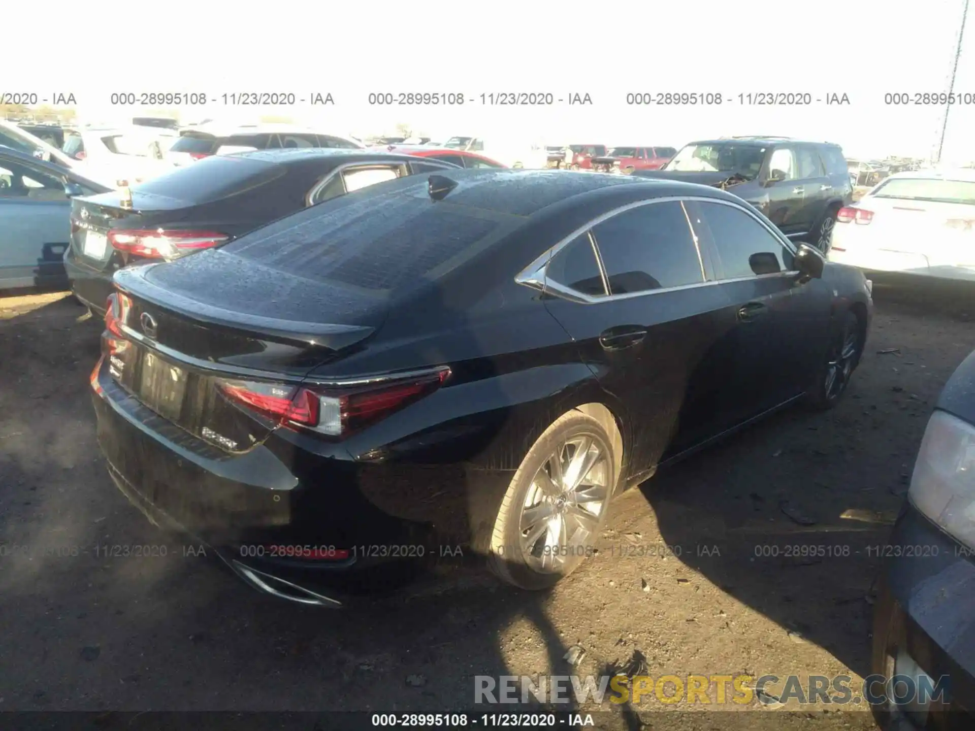 4 Photograph of a damaged car 58ABZ1B11KU014614 LEXUS ES 2019