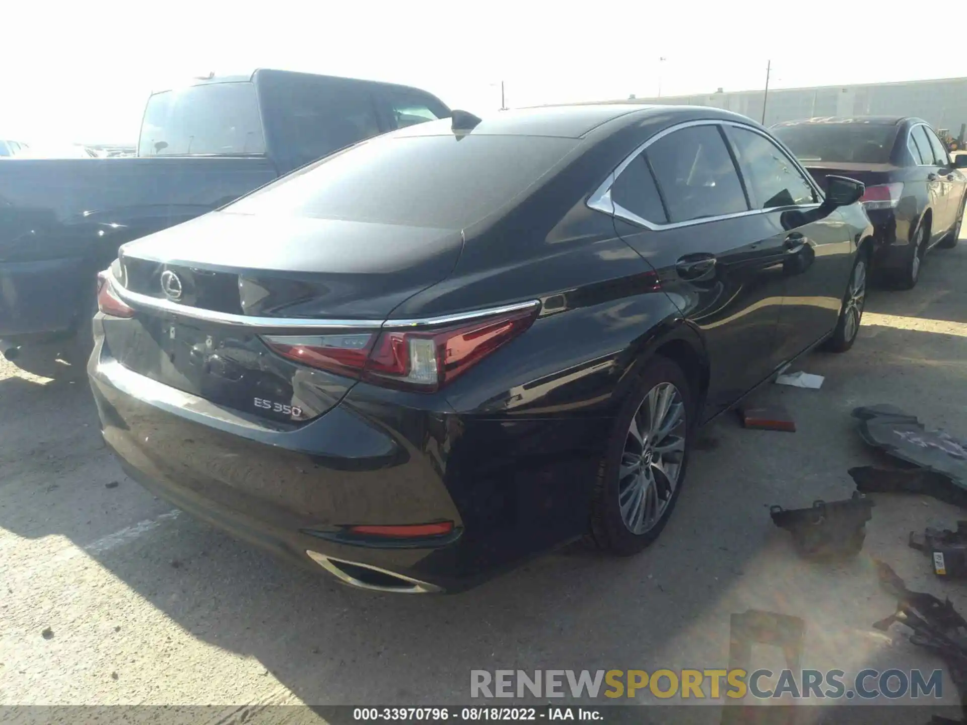 4 Photograph of a damaged car 58ABZ1B11KU014645 LEXUS ES 2019