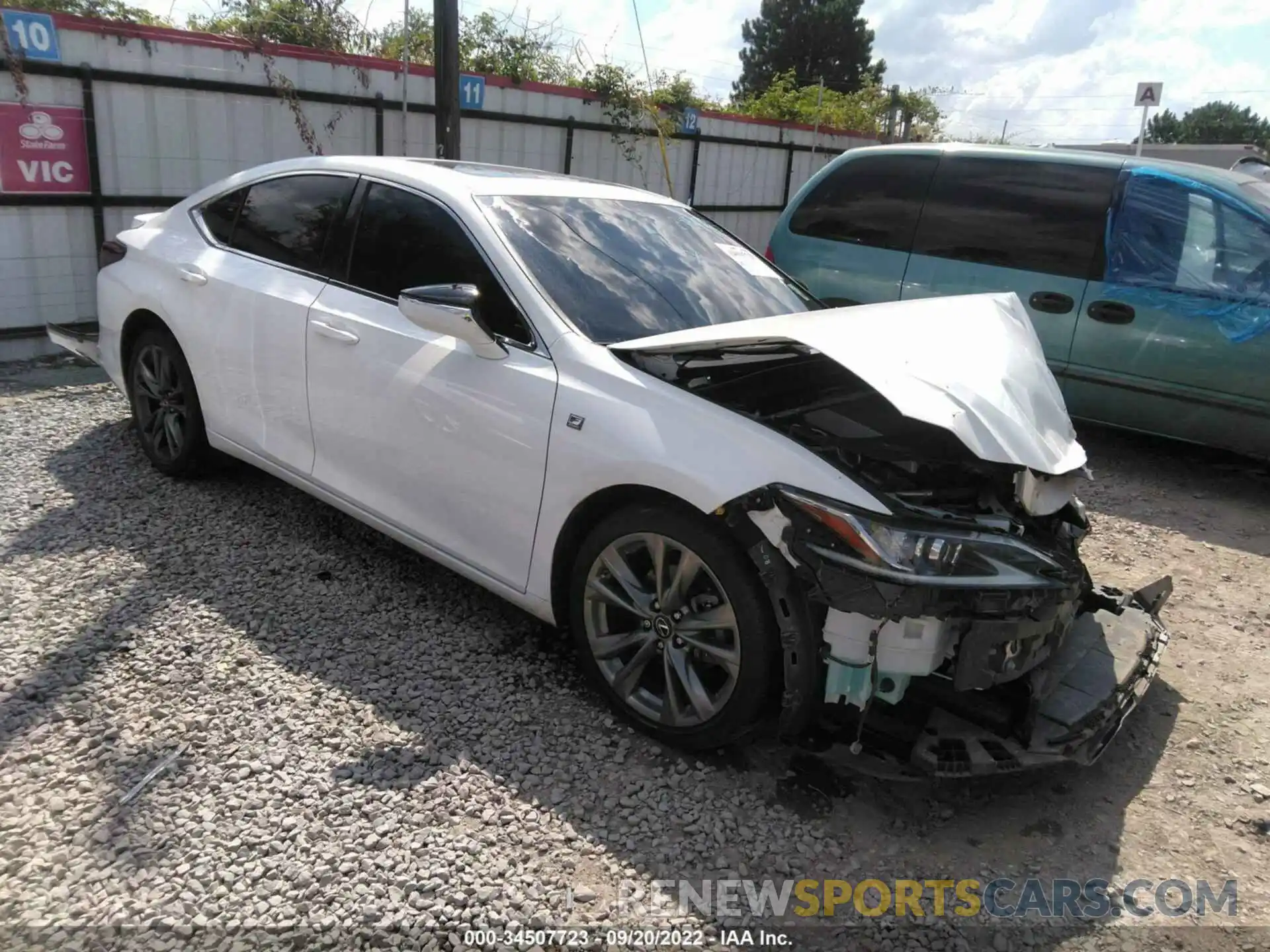 1 Photograph of a damaged car 58ABZ1B11KU018386 LEXUS ES 2019