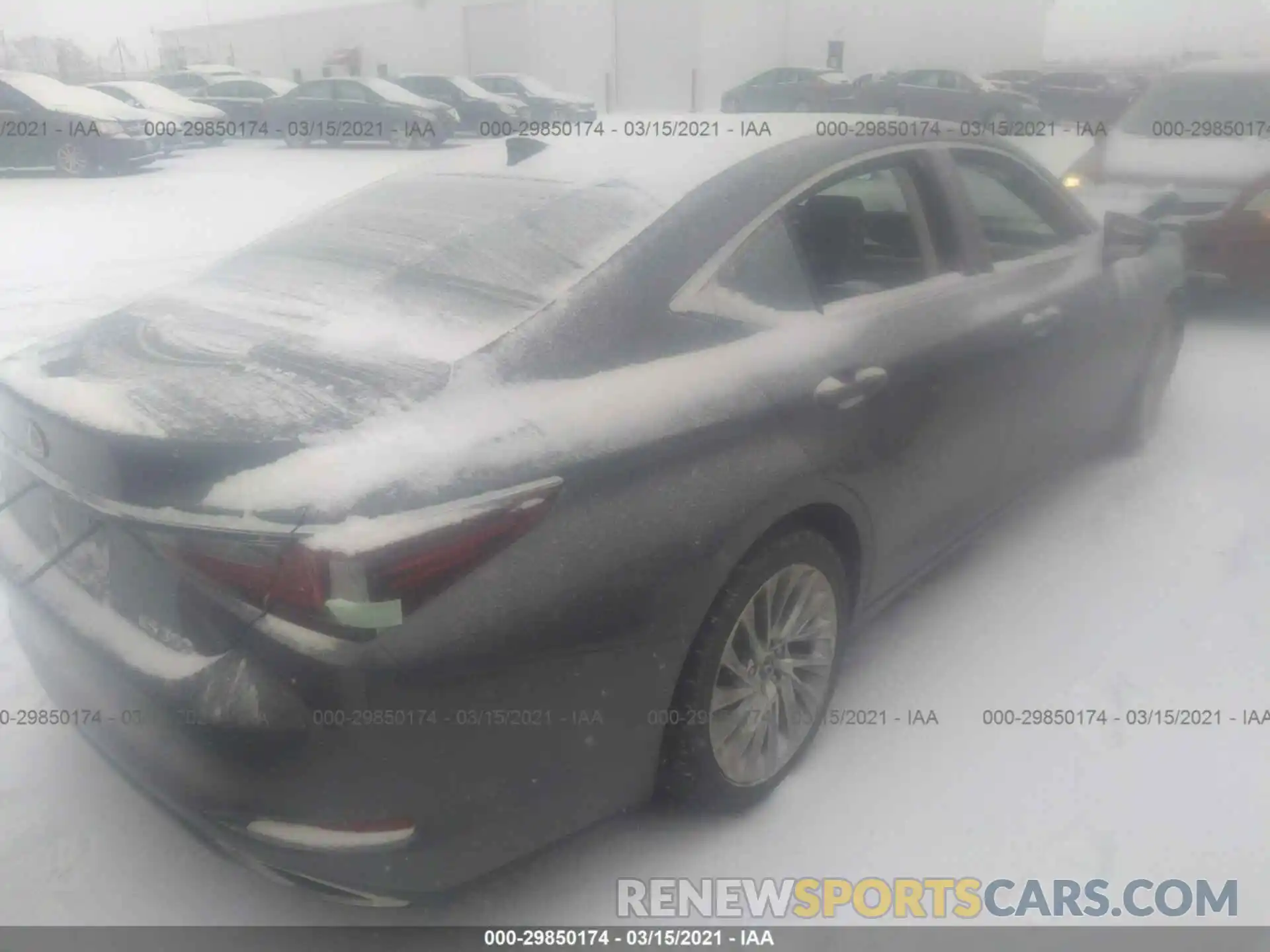 4 Photograph of a damaged car 58ABZ1B11KU021207 LEXUS ES 2019