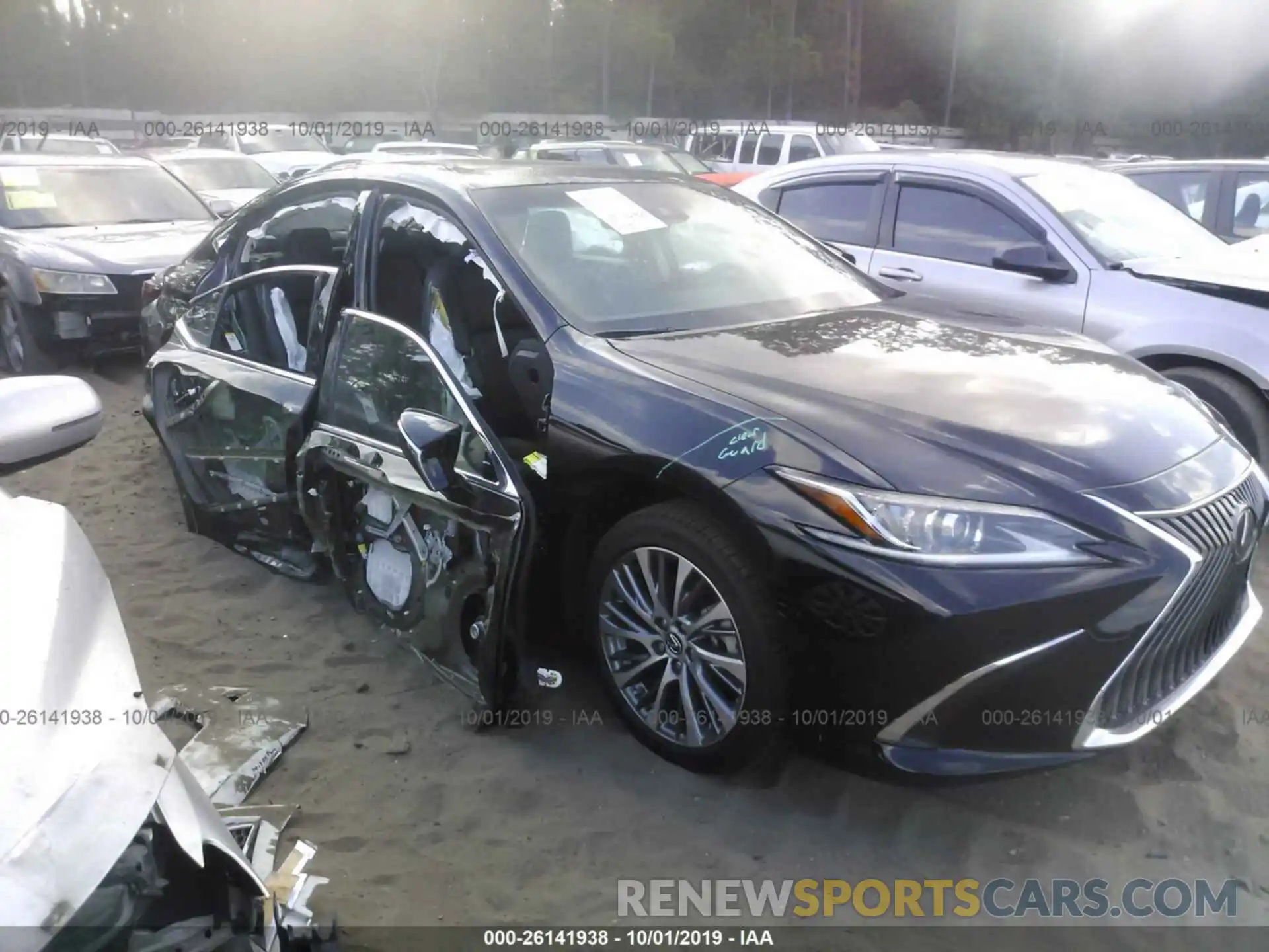 1 Photograph of a damaged car 58ABZ1B11KU021742 LEXUS ES 2019