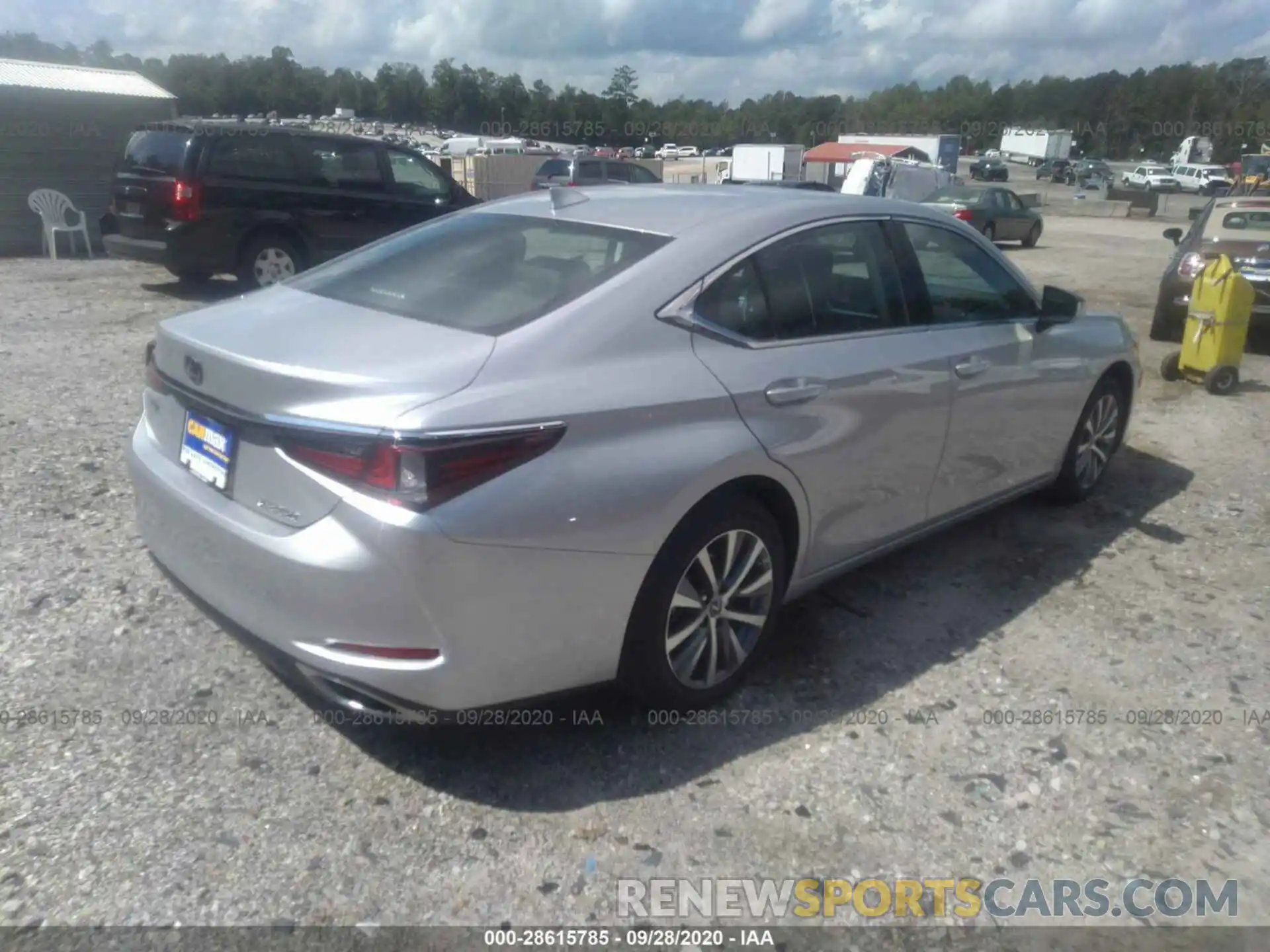 4 Photograph of a damaged car 58ABZ1B11KU023491 LEXUS ES 2019