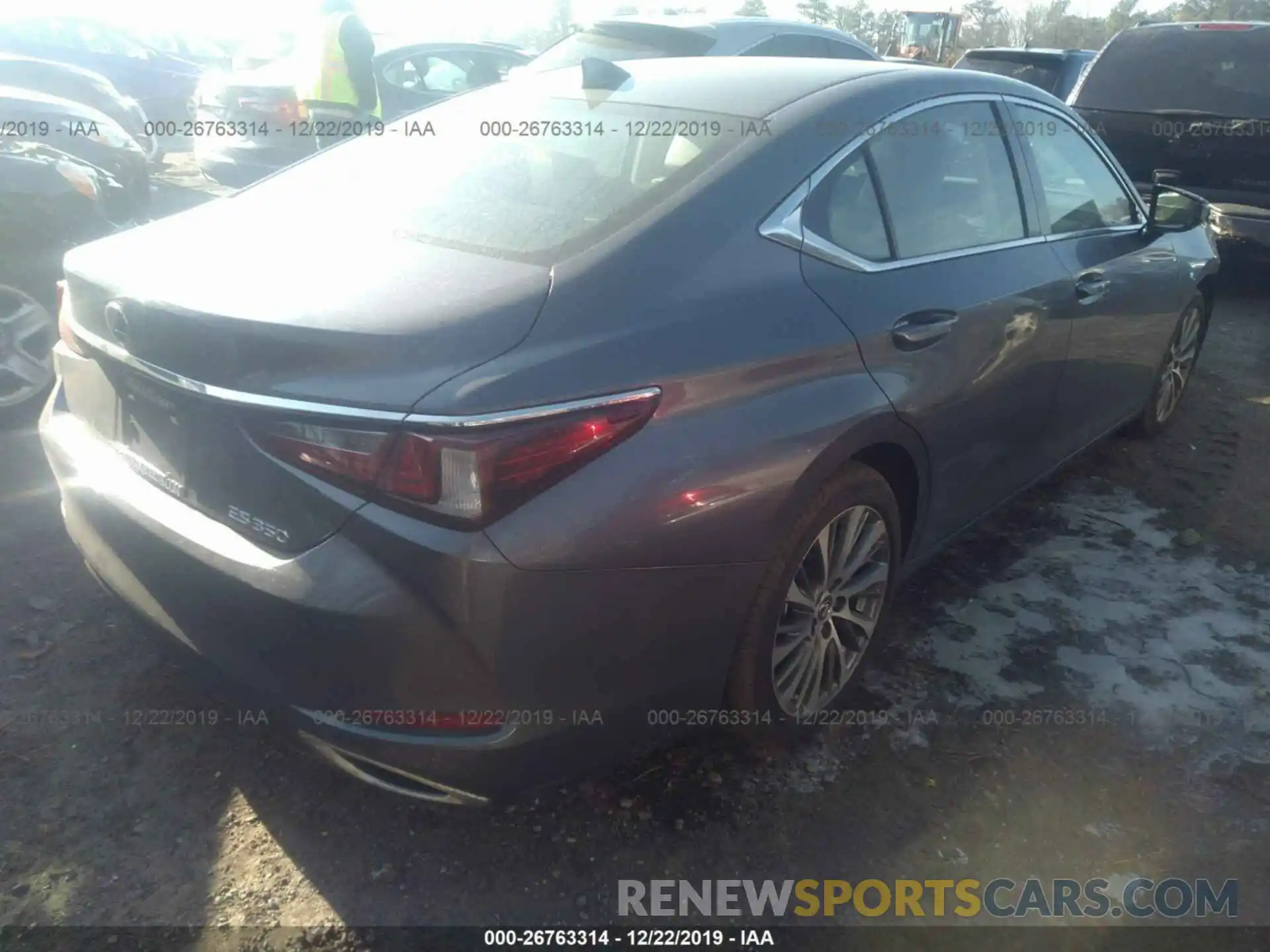 4 Photograph of a damaged car 58ABZ1B11KU024222 LEXUS ES 2019