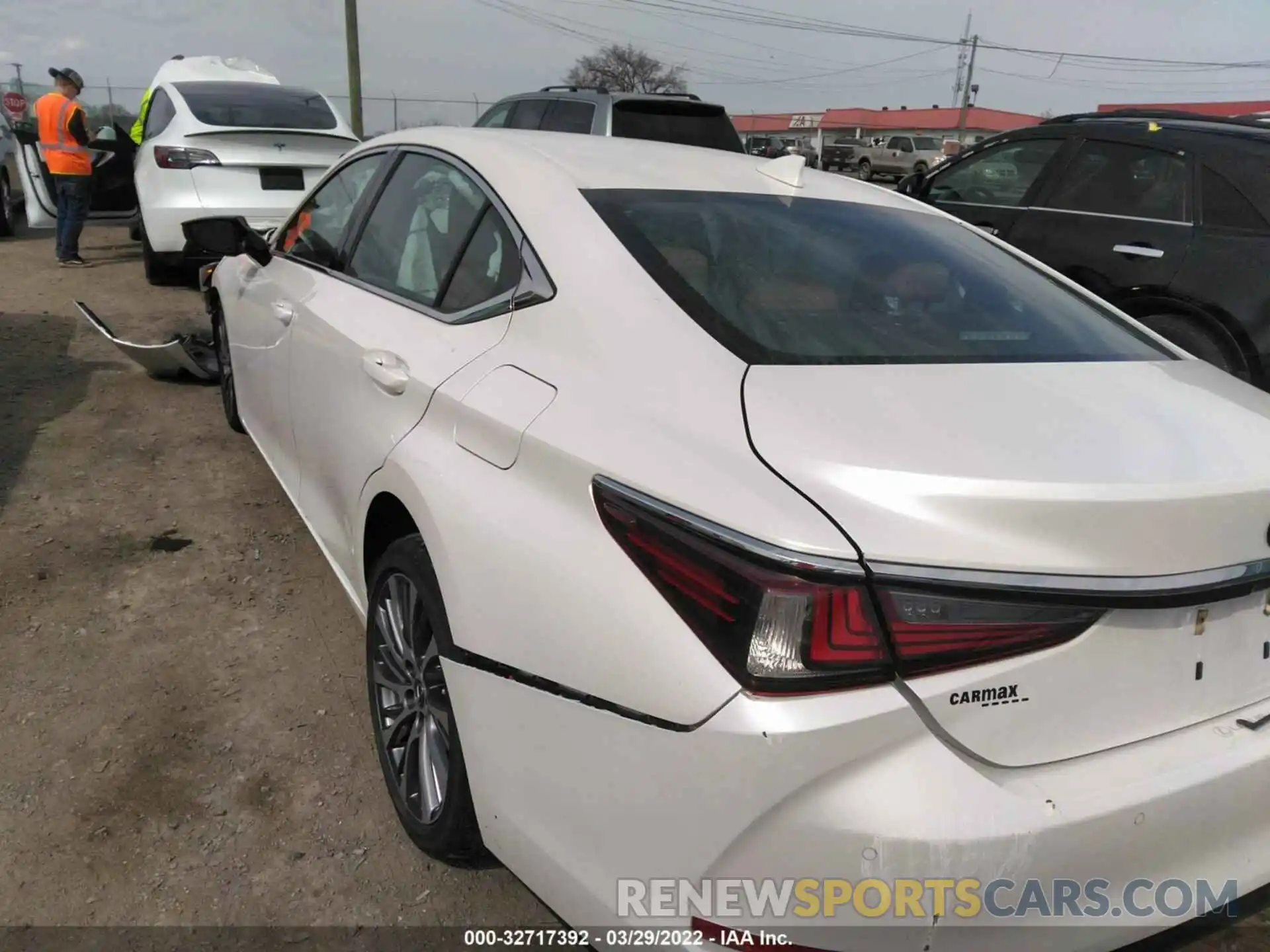 3 Photograph of a damaged car 58ABZ1B11KU027007 LEXUS ES 2019