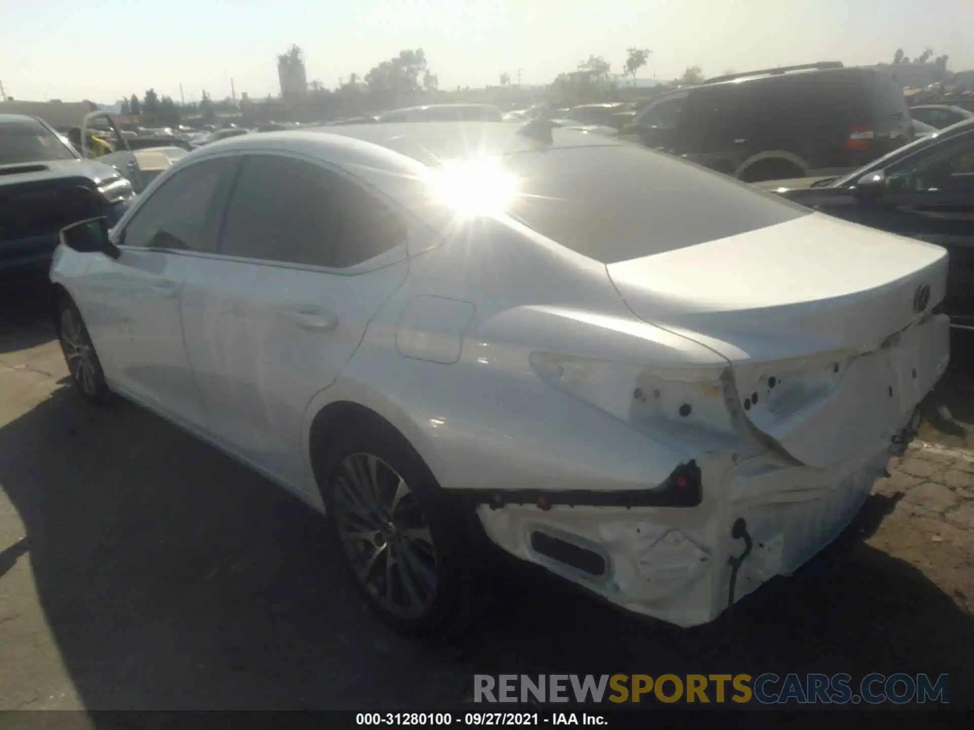 3 Photograph of a damaged car 58ABZ1B11KU027380 LEXUS ES 2019