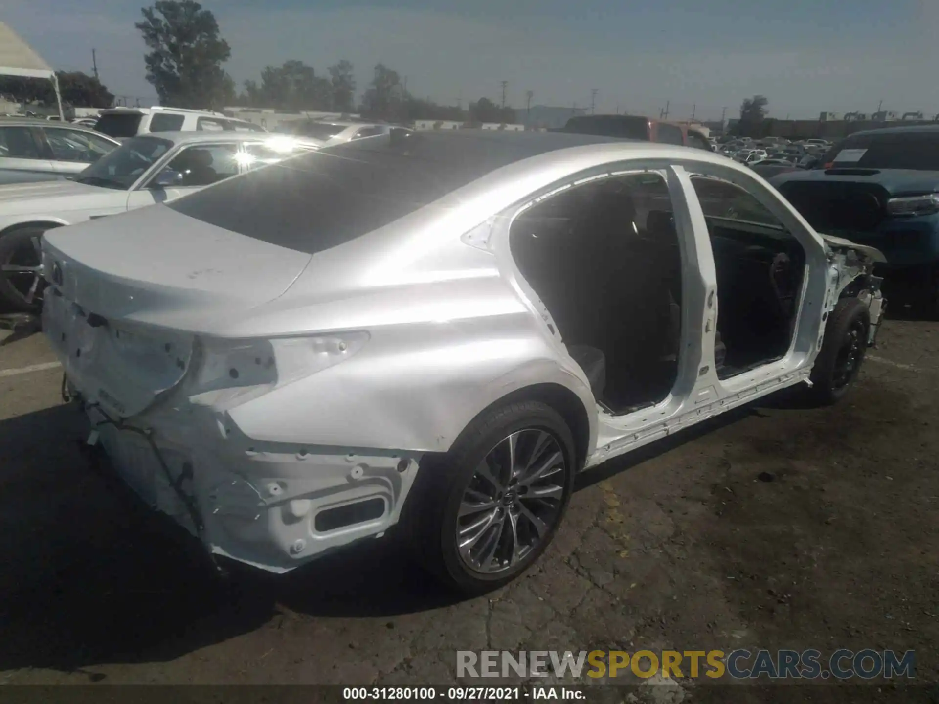 4 Photograph of a damaged car 58ABZ1B11KU027380 LEXUS ES 2019