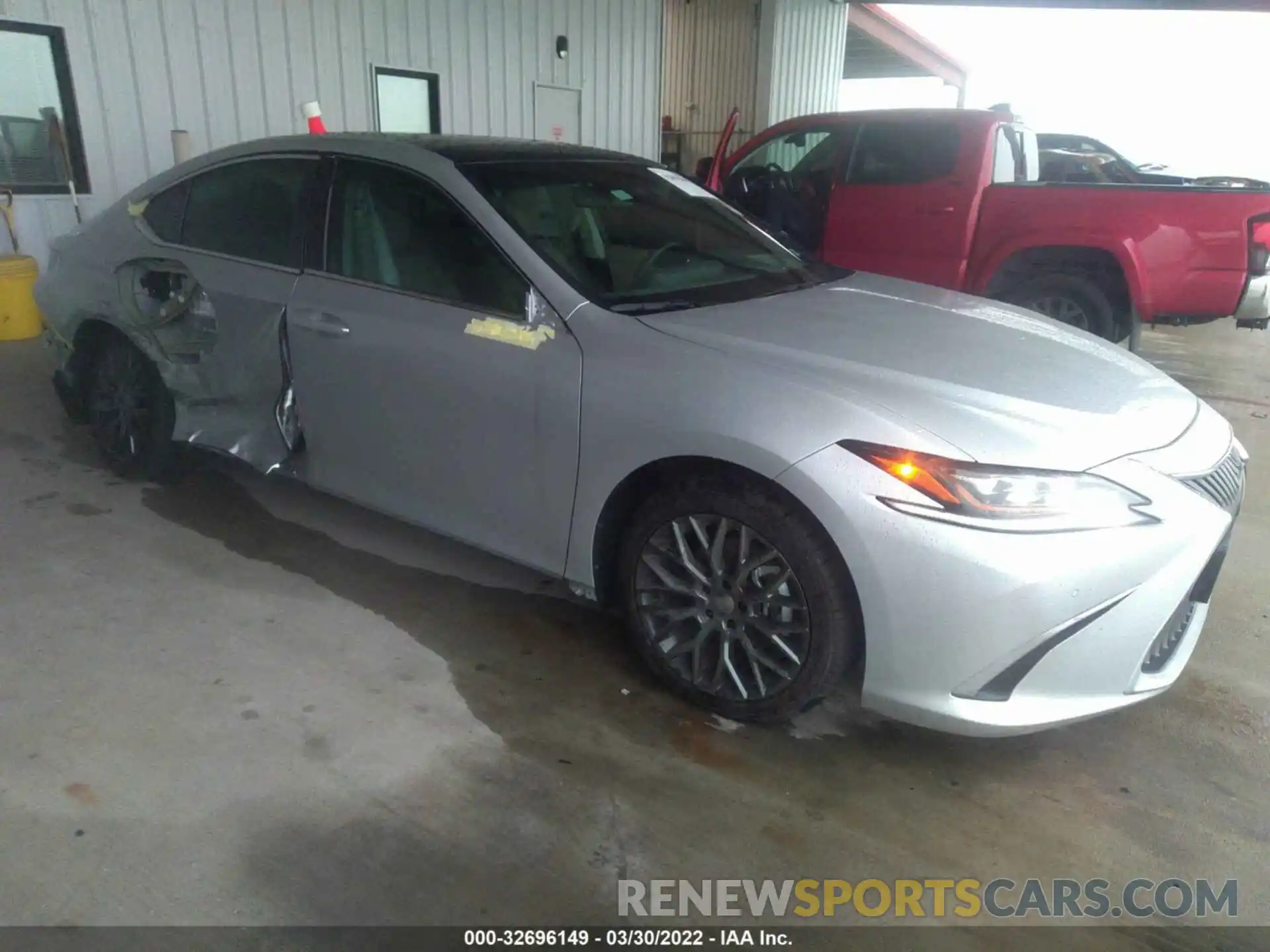 1 Photograph of a damaged car 58ABZ1B11KU038945 LEXUS ES 2019