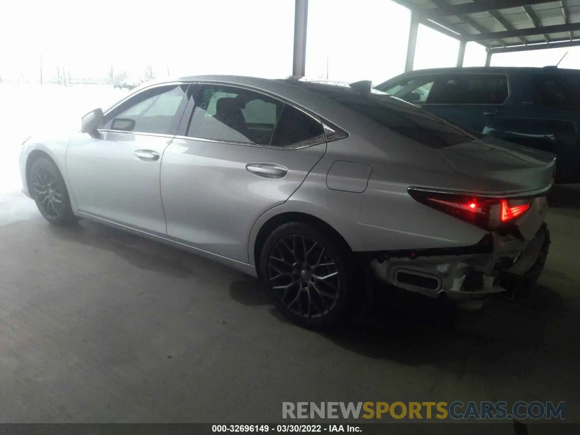 3 Photograph of a damaged car 58ABZ1B11KU038945 LEXUS ES 2019