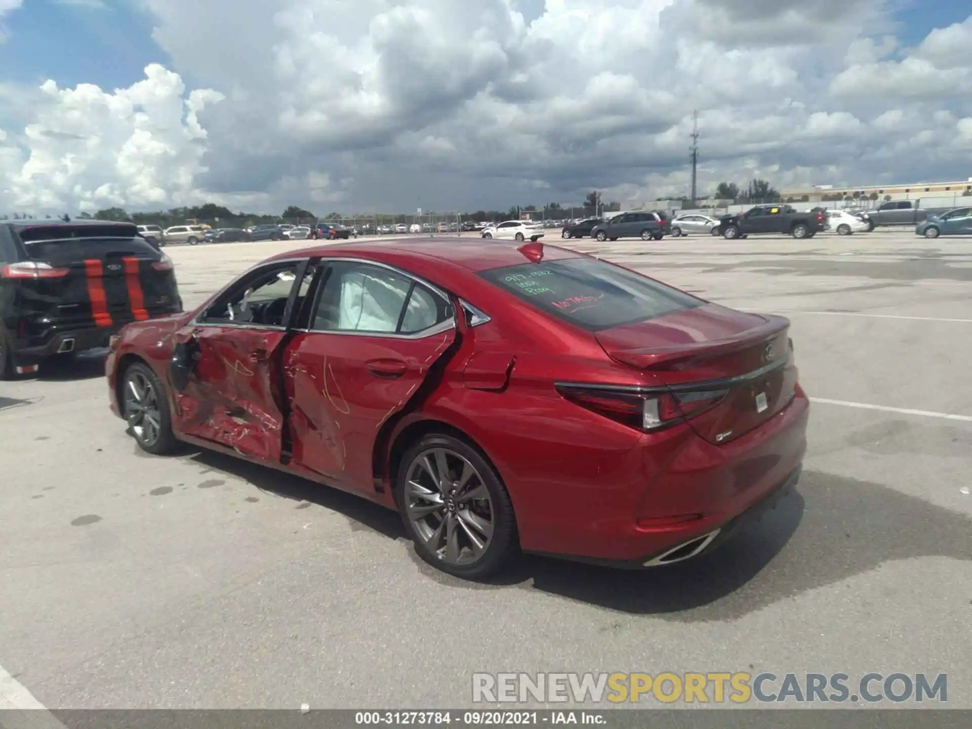 3 Photograph of a damaged car 58ABZ1B11KU041070 LEXUS ES 2019