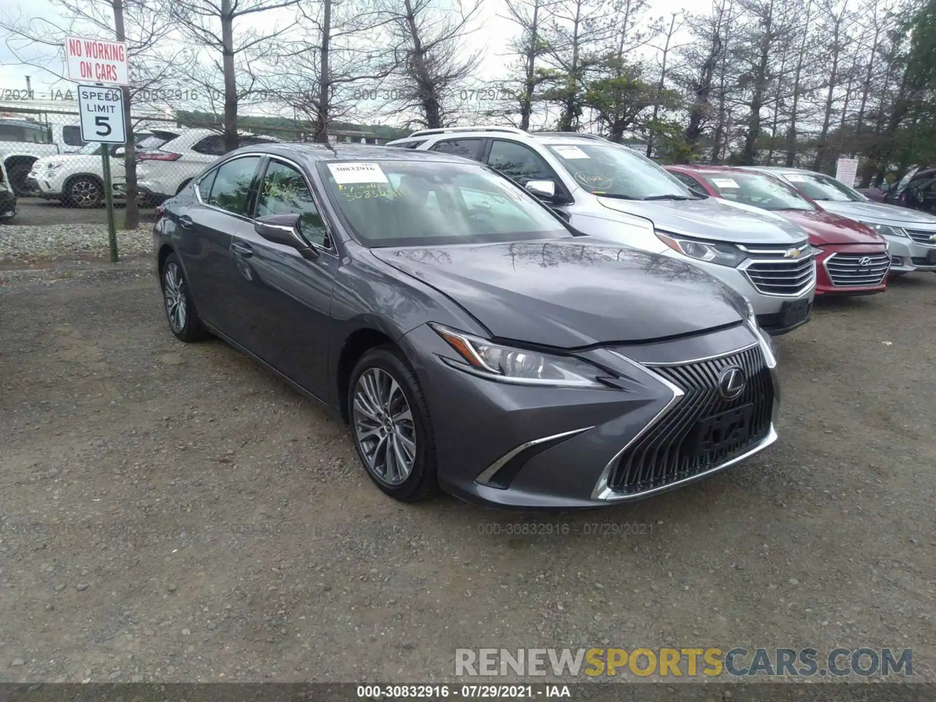 1 Photograph of a damaged car 58ABZ1B11KU042669 LEXUS ES 2019