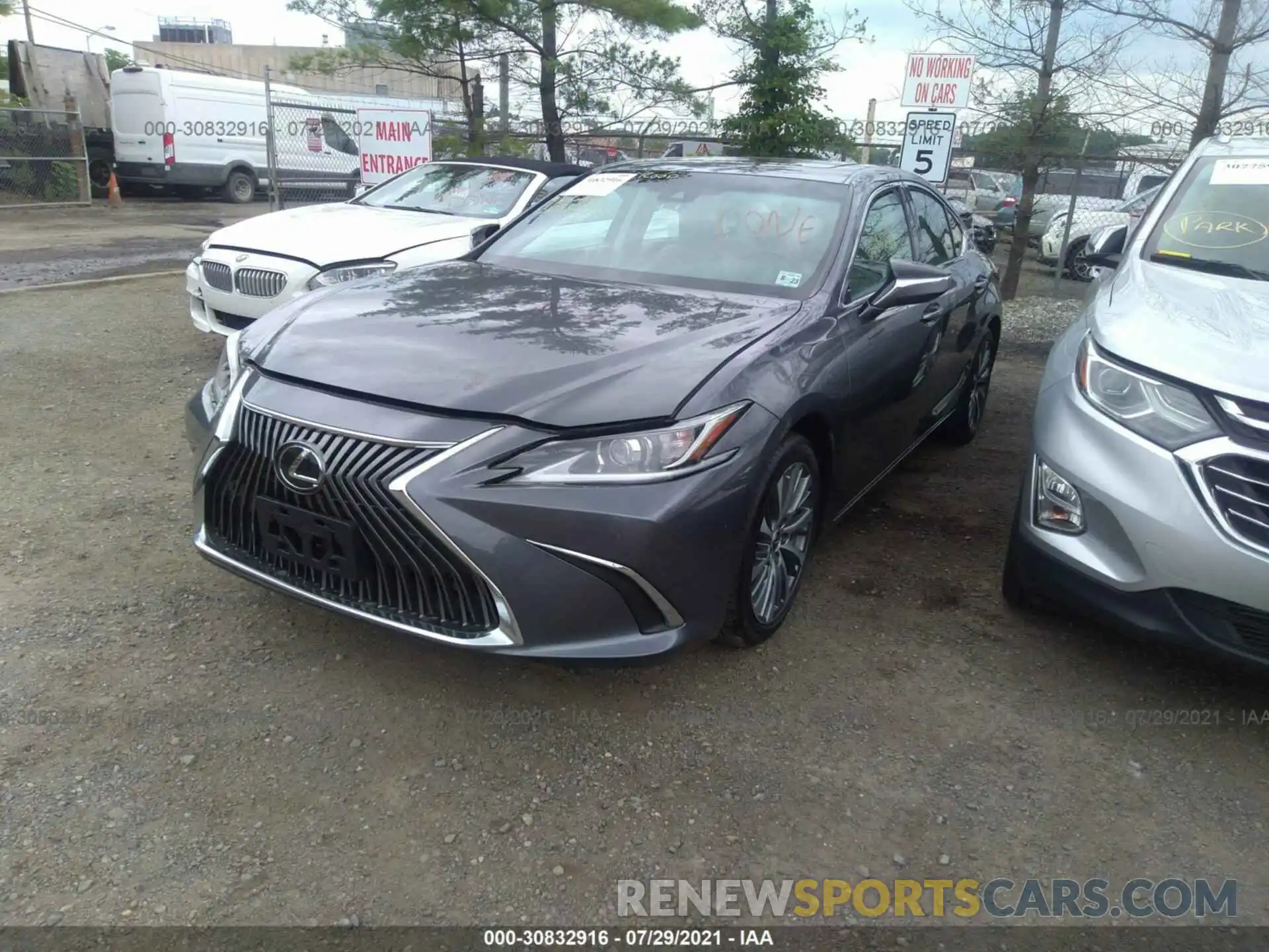 2 Photograph of a damaged car 58ABZ1B11KU042669 LEXUS ES 2019