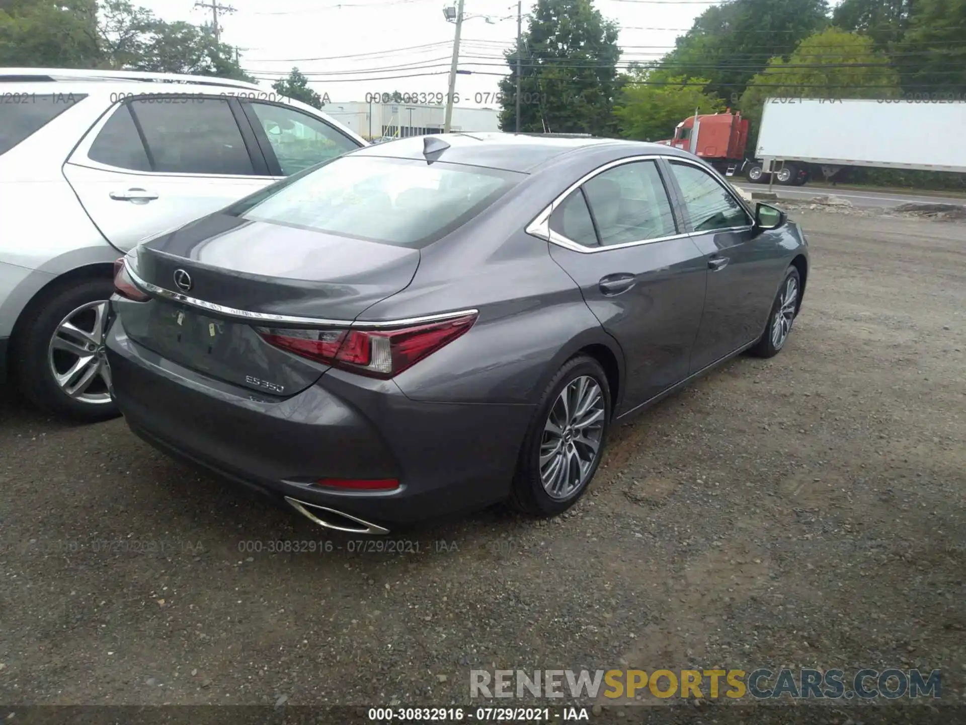 4 Photograph of a damaged car 58ABZ1B11KU042669 LEXUS ES 2019