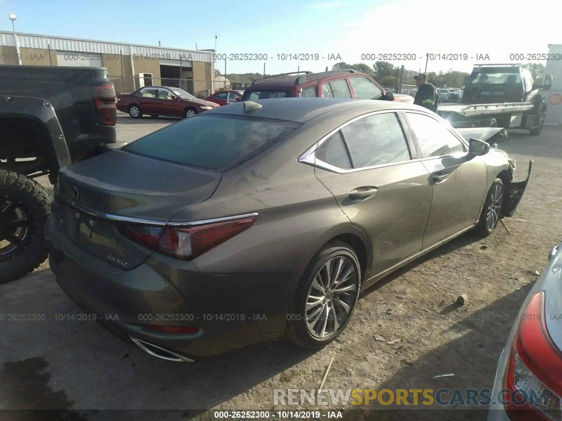 4 Photograph of a damaged car 58ABZ1B11KU044115 LEXUS ES 2019