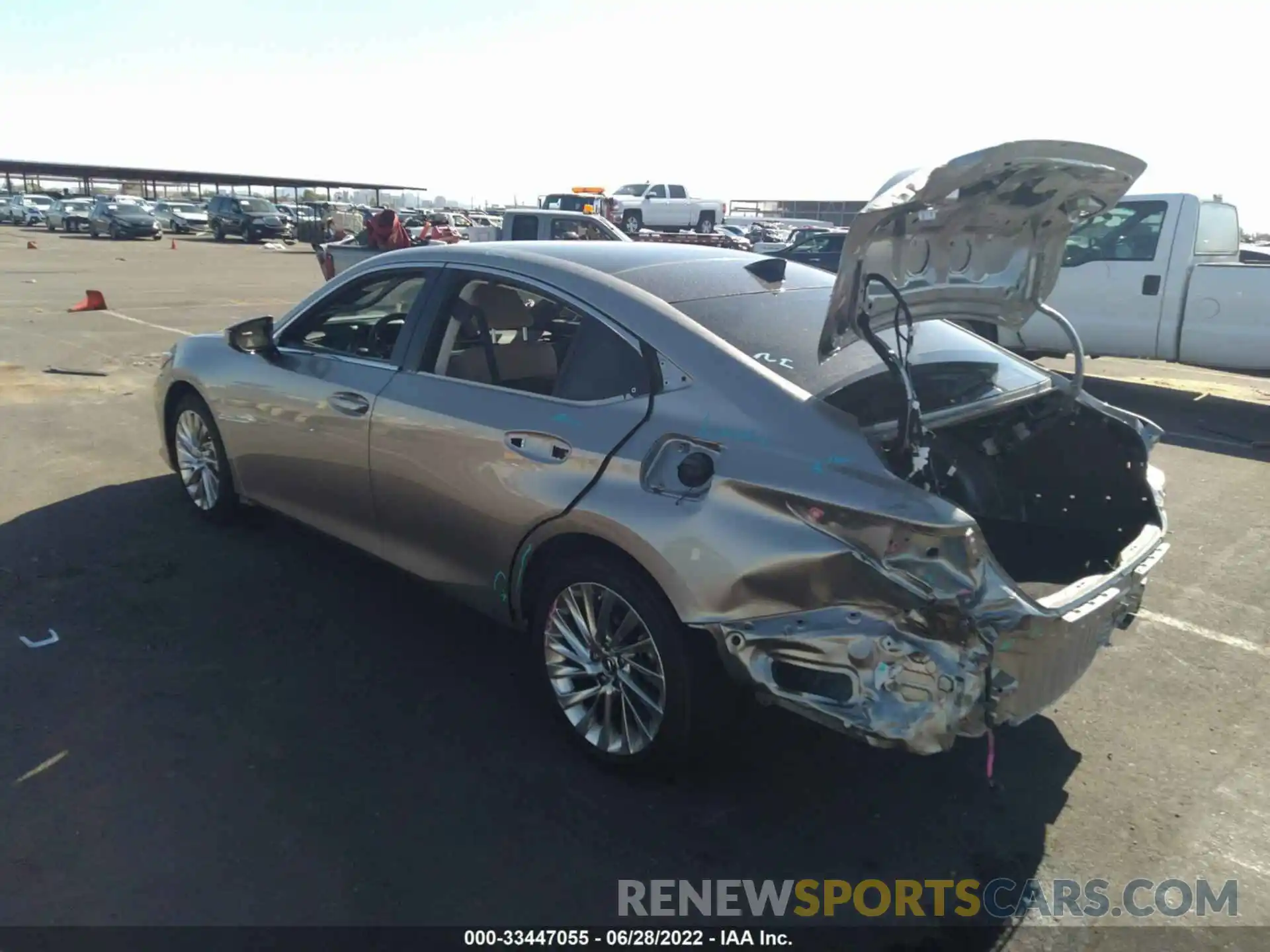 3 Photograph of a damaged car 58ABZ1B11KU044616 LEXUS ES 2019