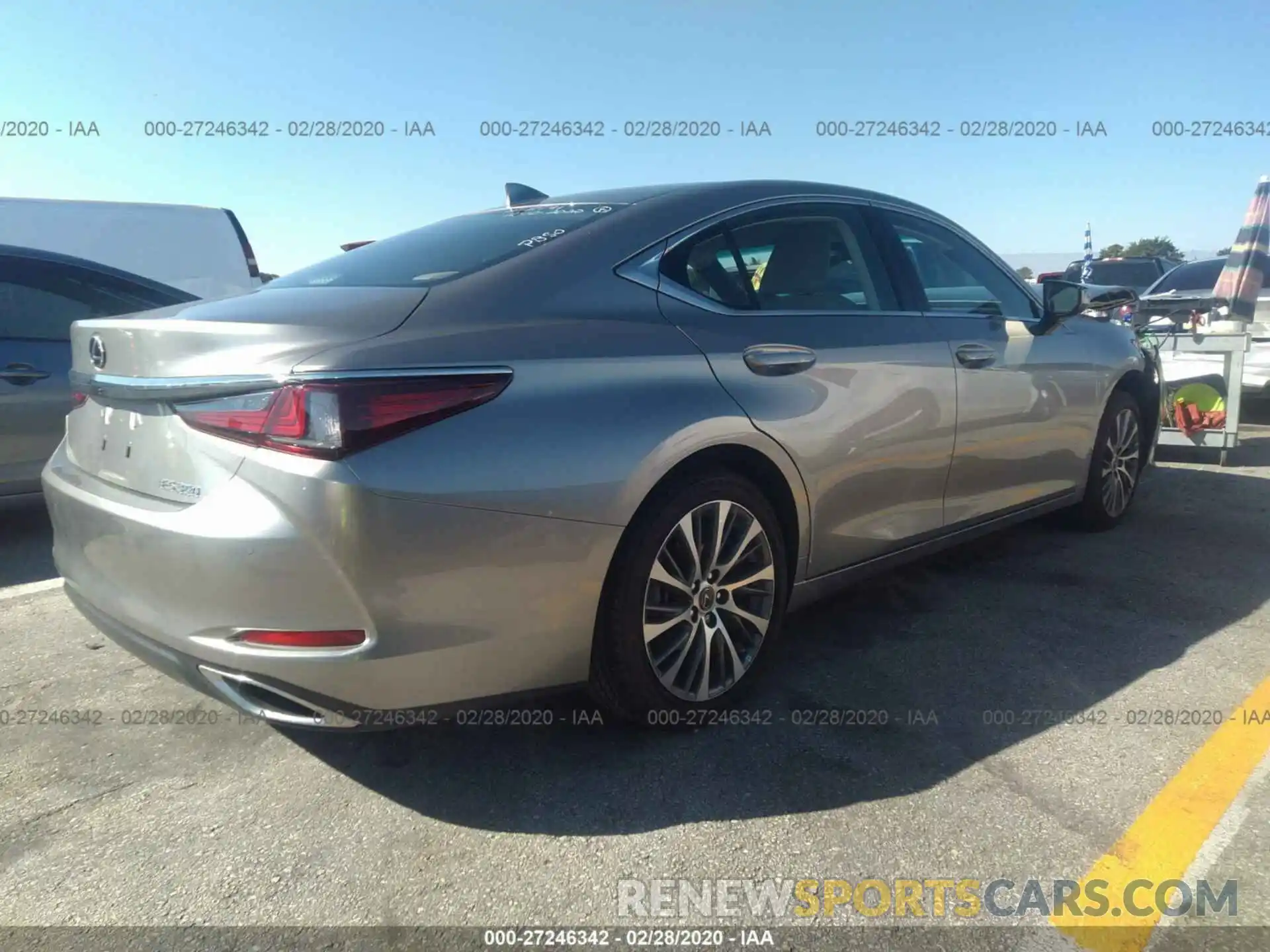 4 Photograph of a damaged car 58ABZ1B11KU049699 LEXUS ES 2019