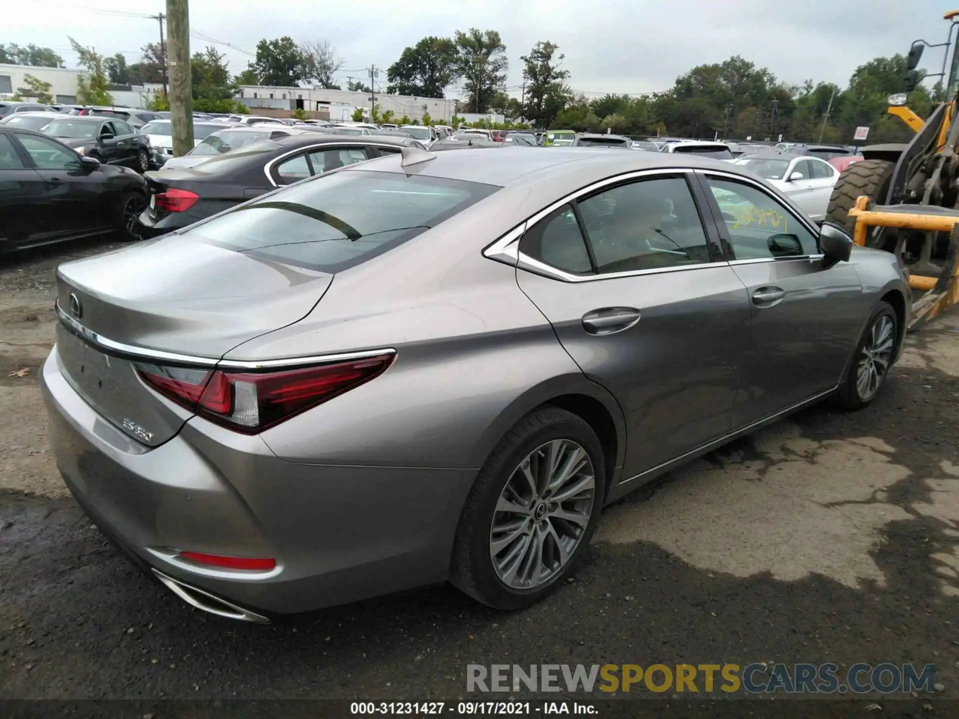 4 Photograph of a damaged car 58ABZ1B12KU005906 LEXUS ES 2019