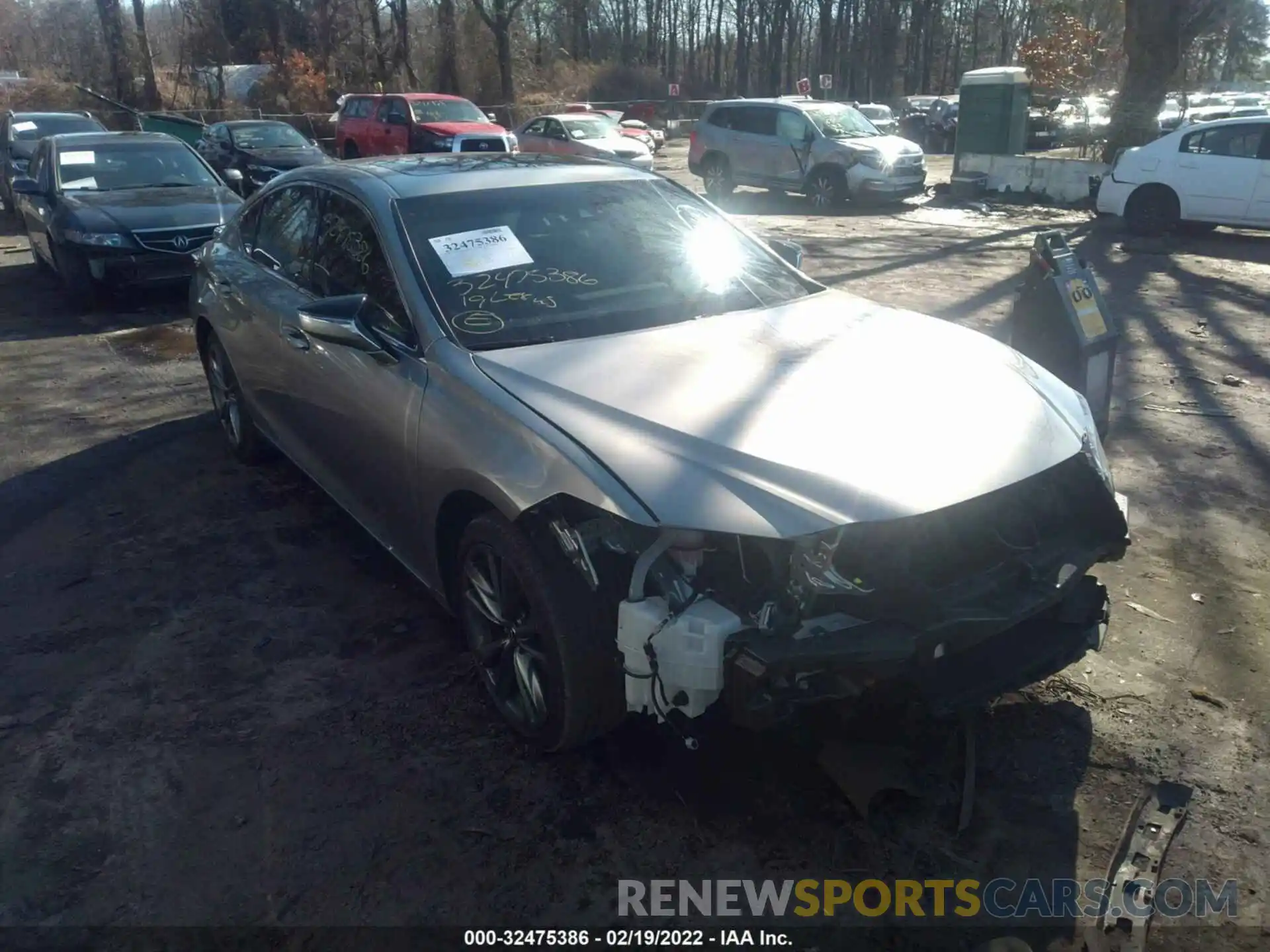 1 Photograph of a damaged car 58ABZ1B12KU009499 LEXUS ES 2019