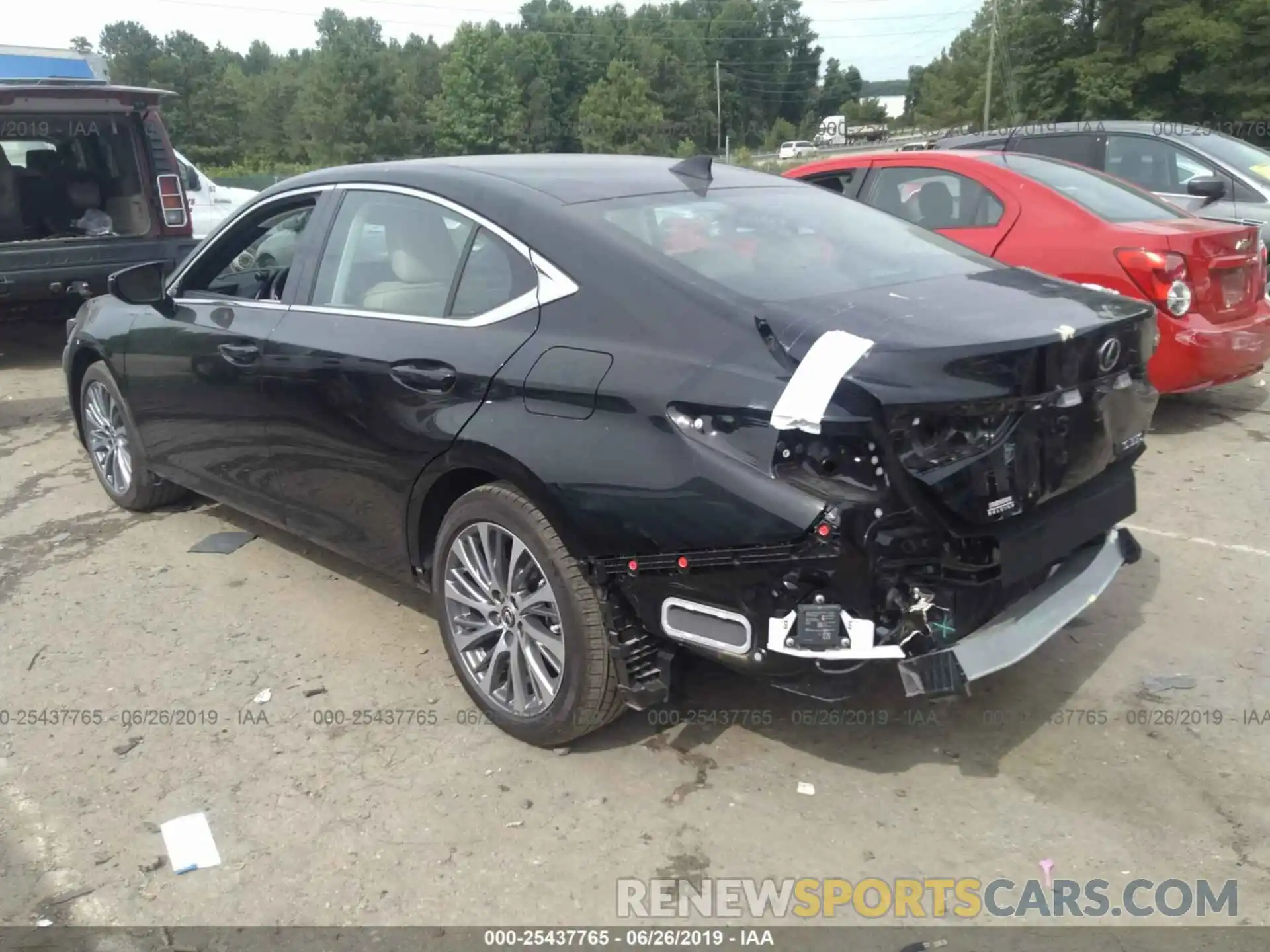 3 Photograph of a damaged car 58ABZ1B12KU011267 LEXUS ES 2019