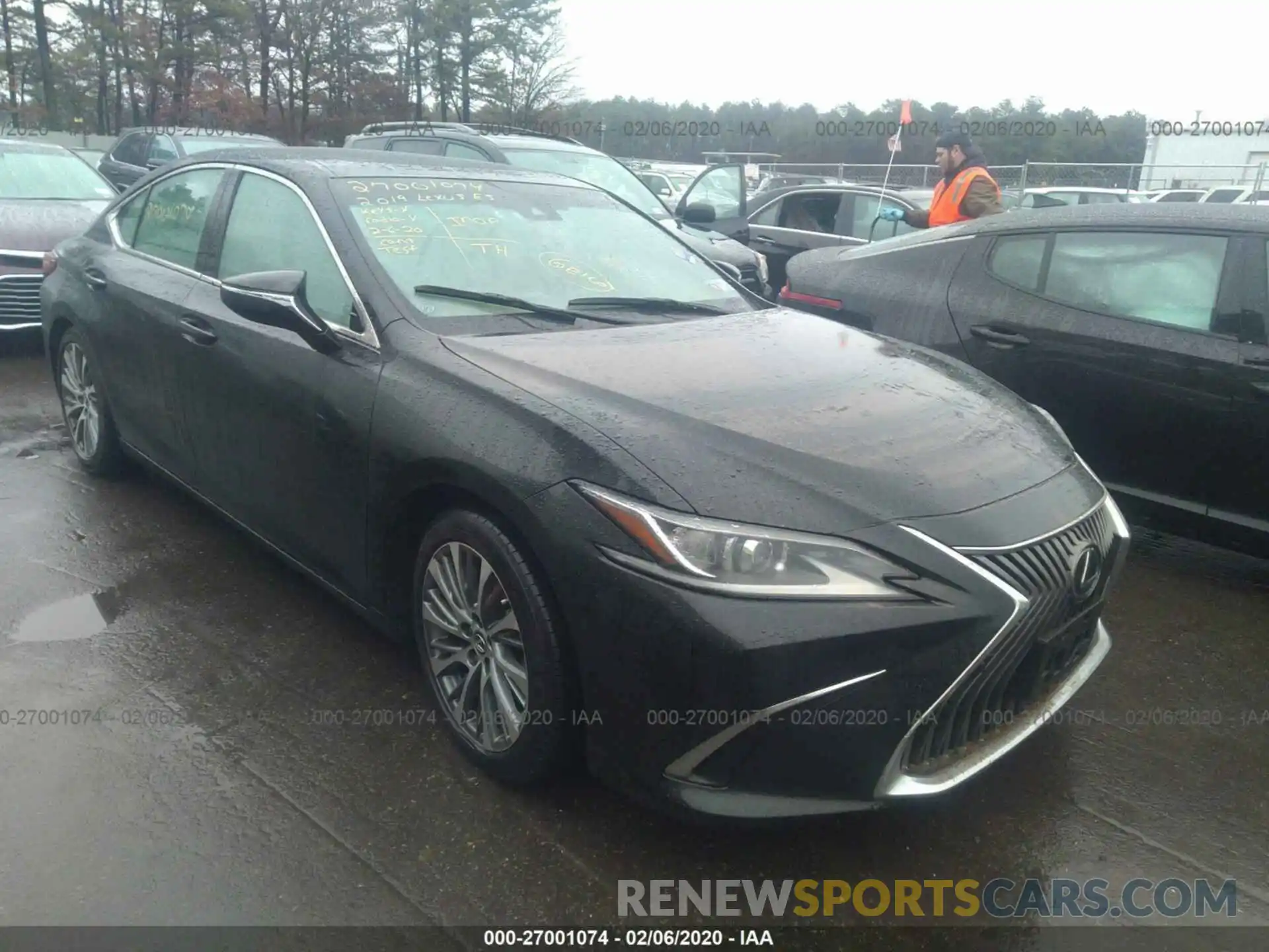 1 Photograph of a damaged car 58ABZ1B12KU021197 LEXUS ES 2019