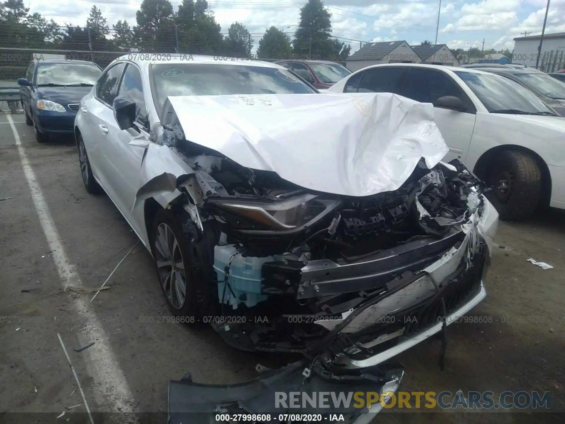 1 Photograph of a damaged car 58ABZ1B12KU022558 LEXUS ES 2019