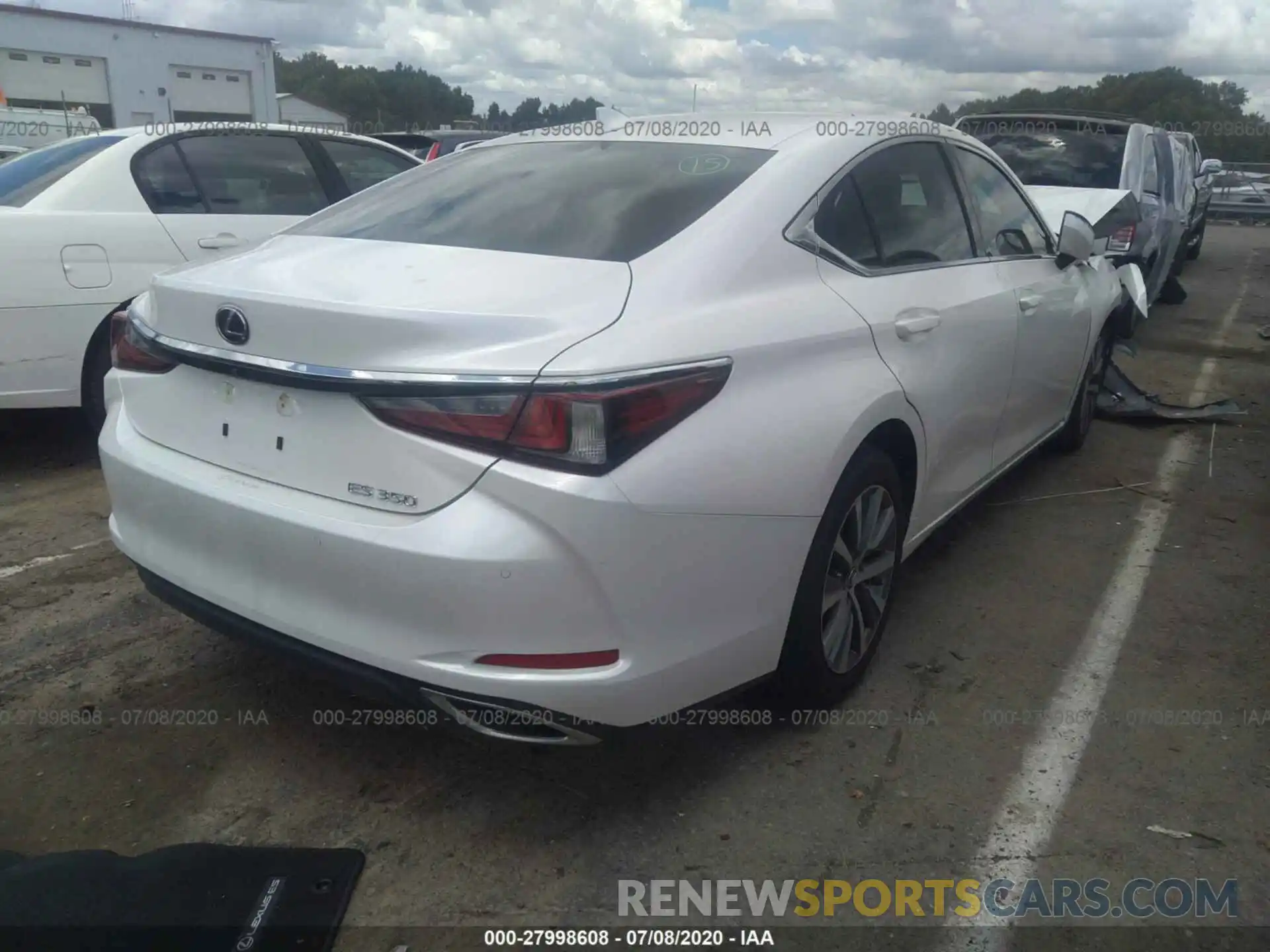 4 Photograph of a damaged car 58ABZ1B12KU022558 LEXUS ES 2019