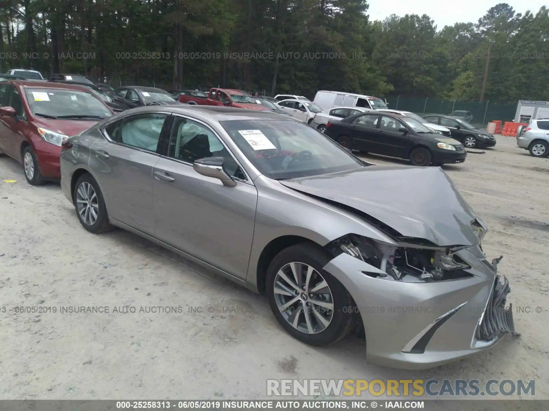 1 Photograph of a damaged car 58ABZ1B12KU024004 LEXUS ES 2019