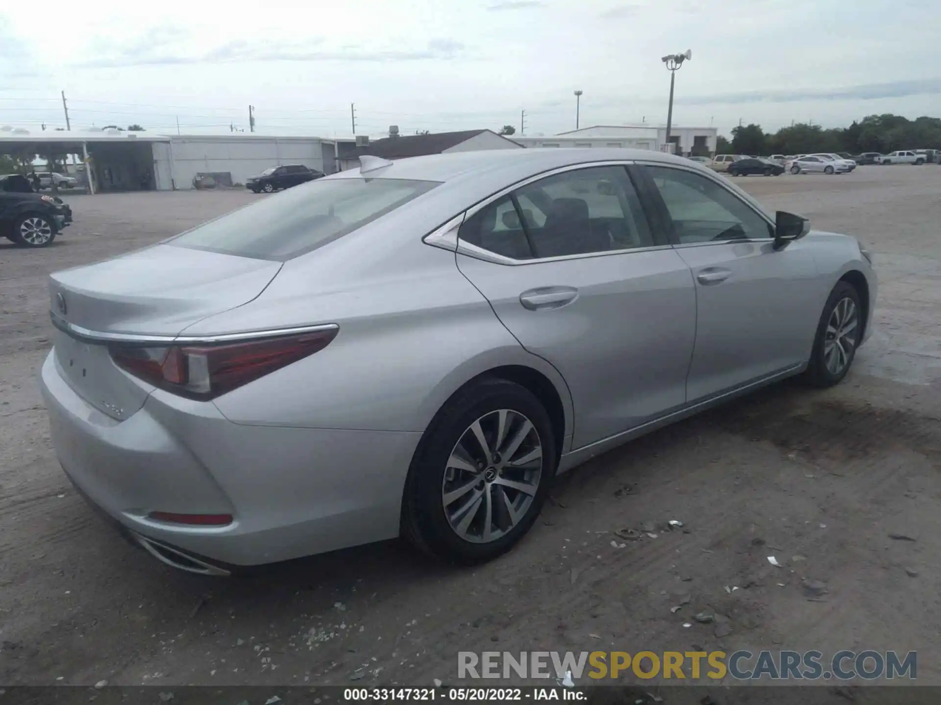 4 Photograph of a damaged car 58ABZ1B12KU025654 LEXUS ES 2019