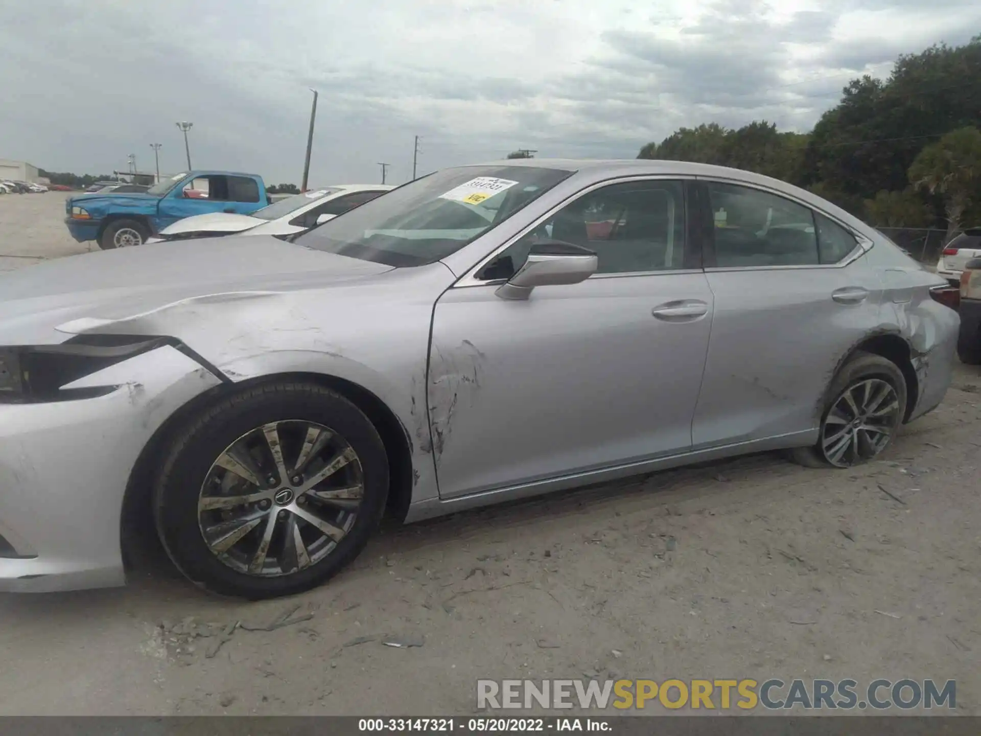 6 Photograph of a damaged car 58ABZ1B12KU025654 LEXUS ES 2019