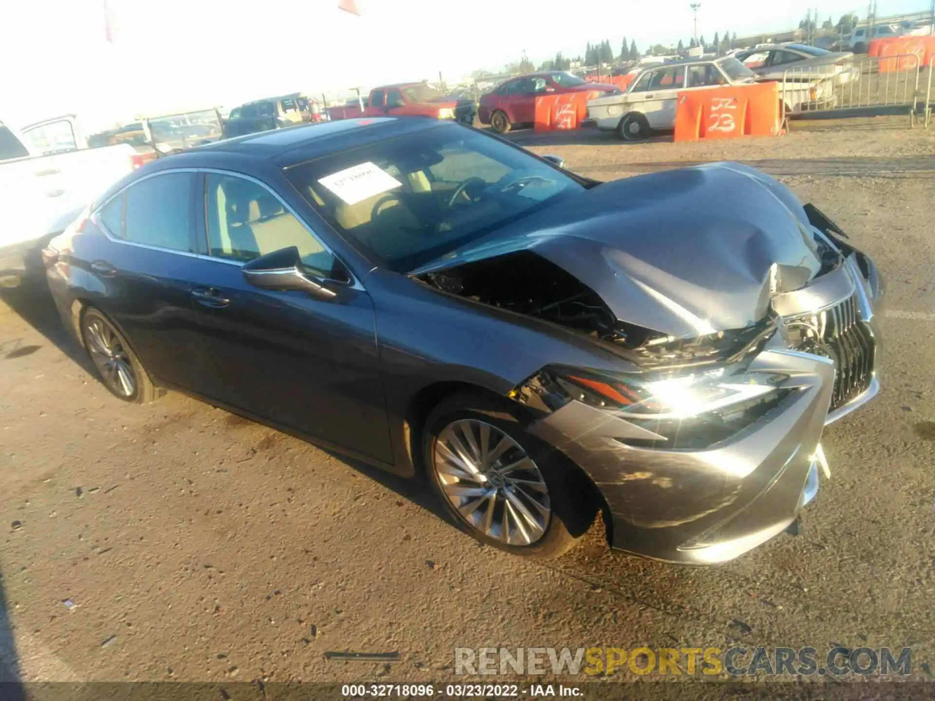 1 Photograph of a damaged car 58ABZ1B12KU035567 LEXUS ES 2019