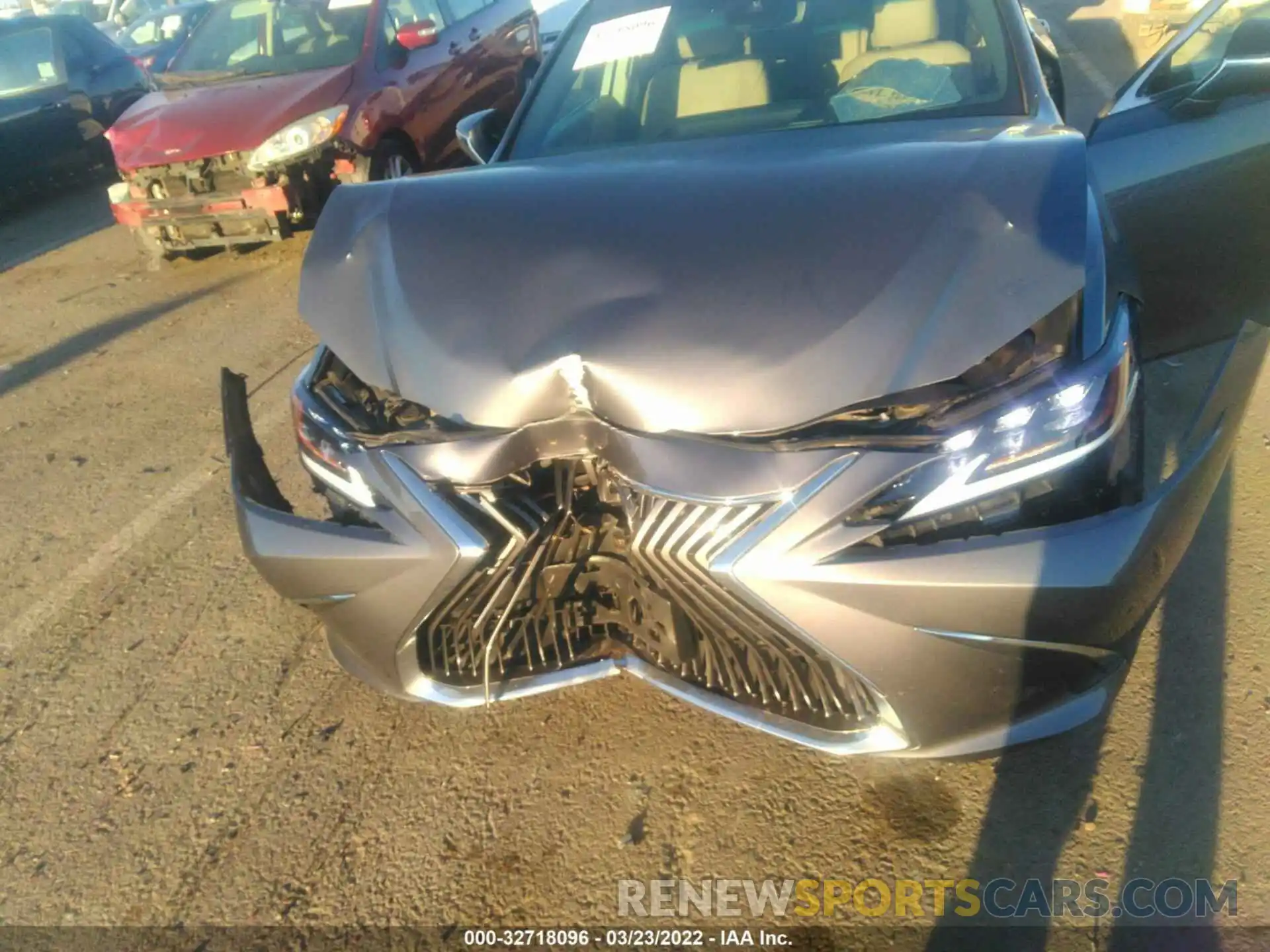 6 Photograph of a damaged car 58ABZ1B12KU035567 LEXUS ES 2019