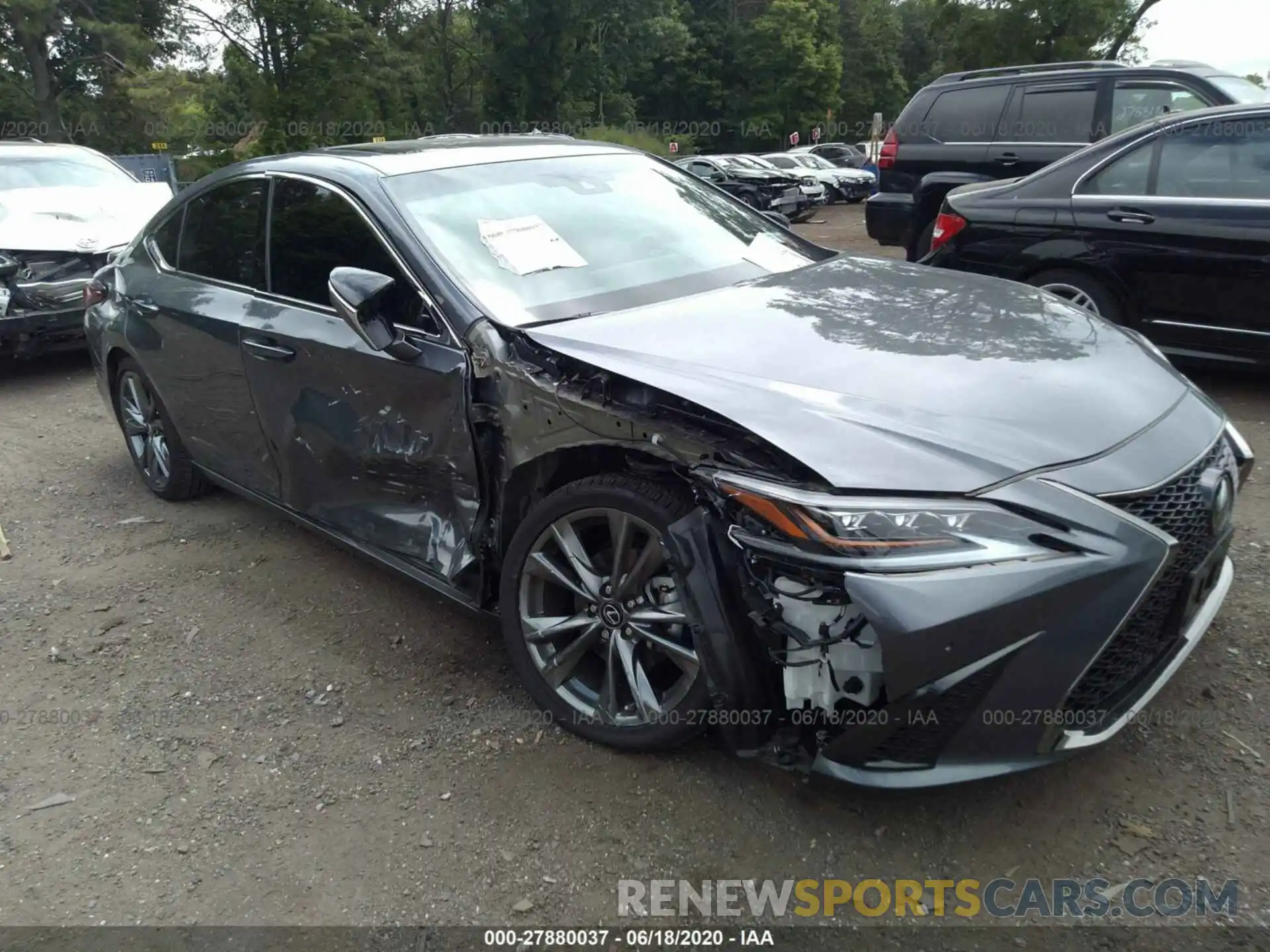 1 Photograph of a damaged car 58ABZ1B12KU038873 LEXUS ES 2019