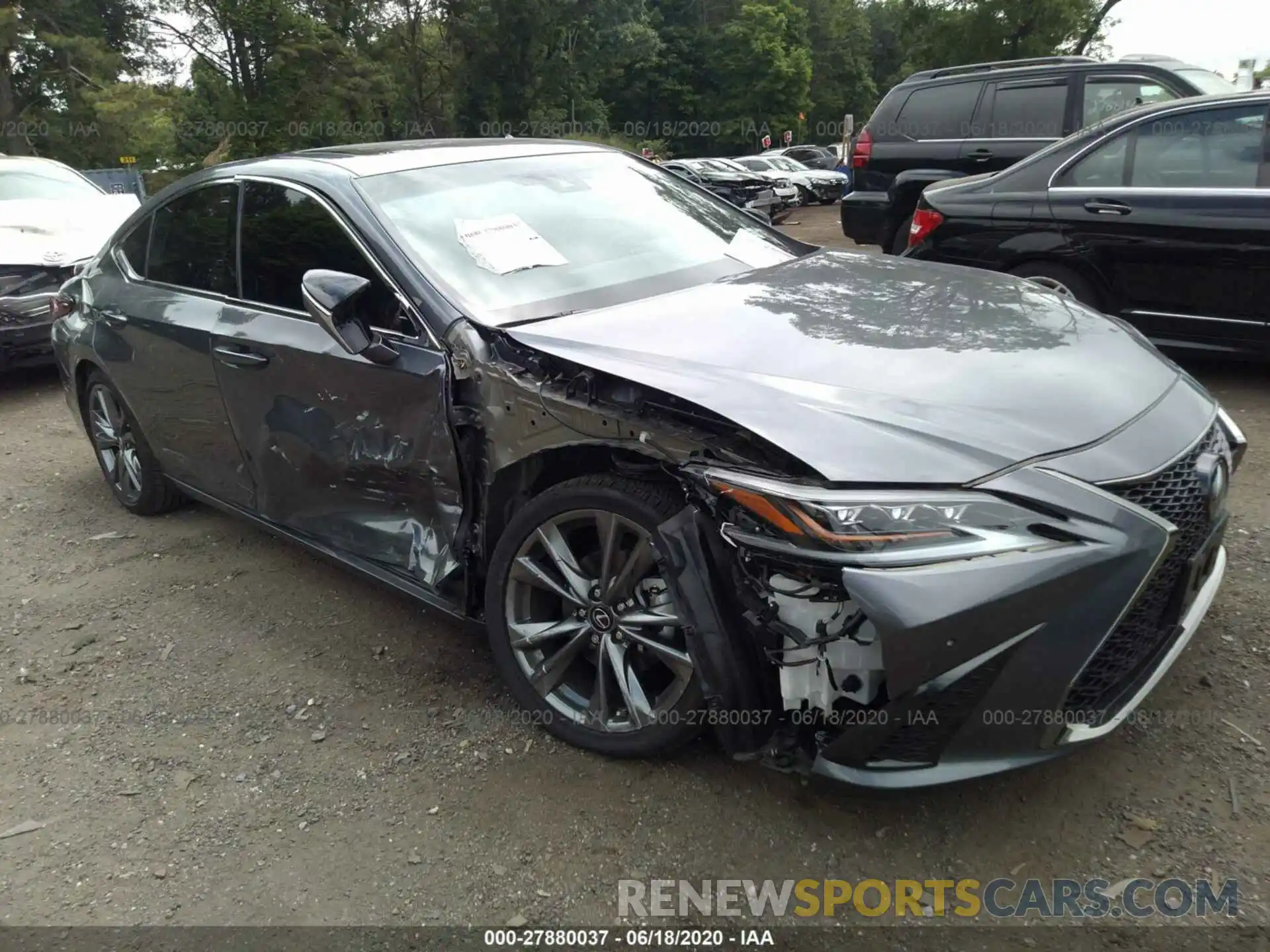 6 Photograph of a damaged car 58ABZ1B12KU038873 LEXUS ES 2019